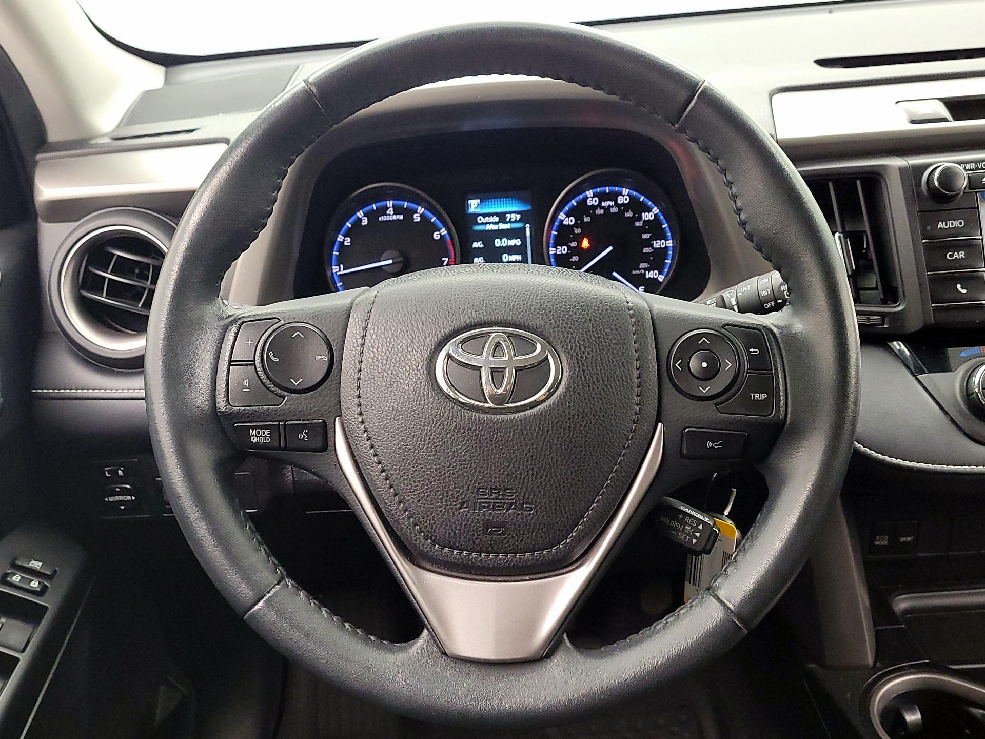 Thumbnail: 2018 Toyota RAV4 - 10