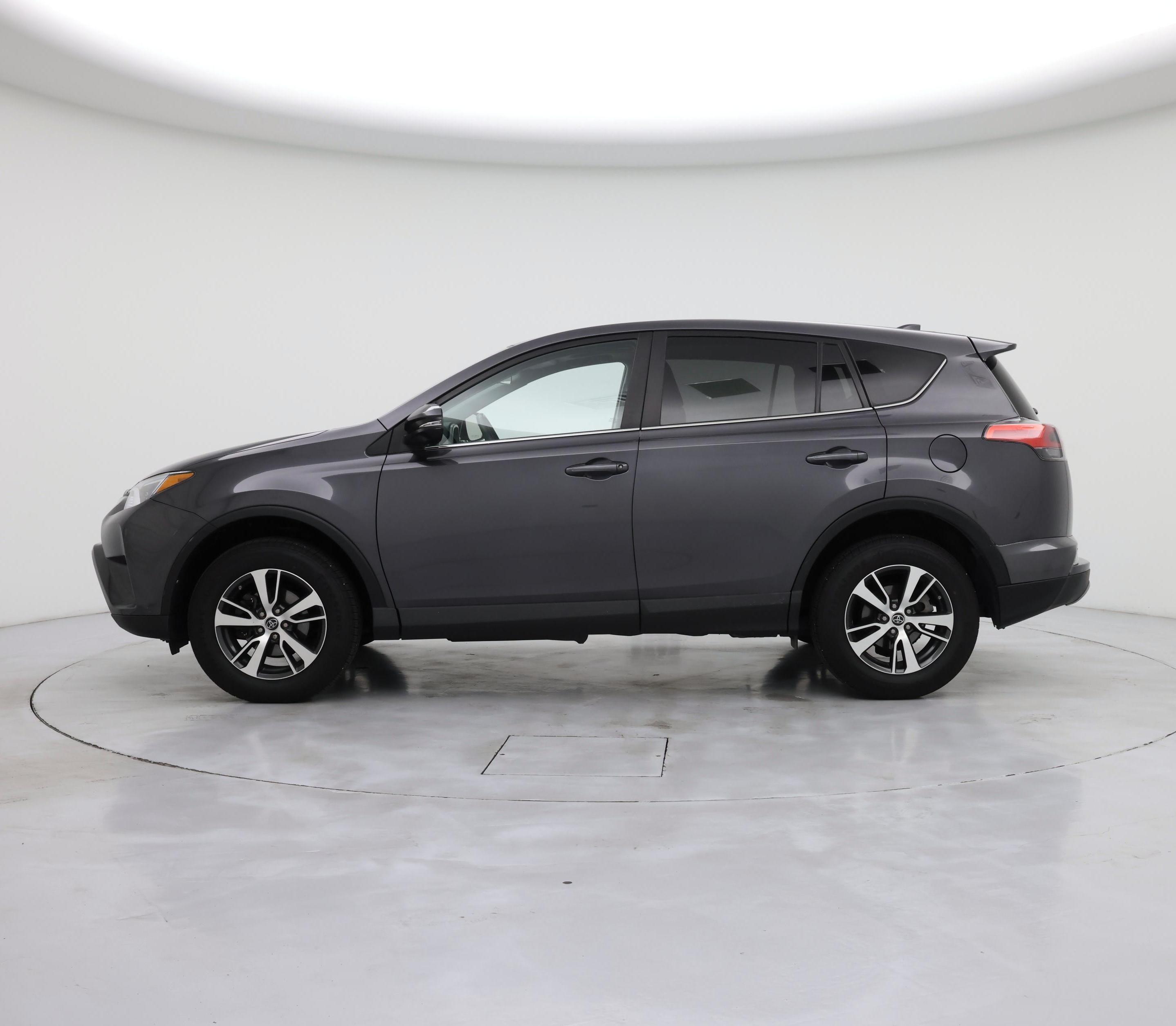 Thumbnail: 2018 Toyota RAV4 - 3