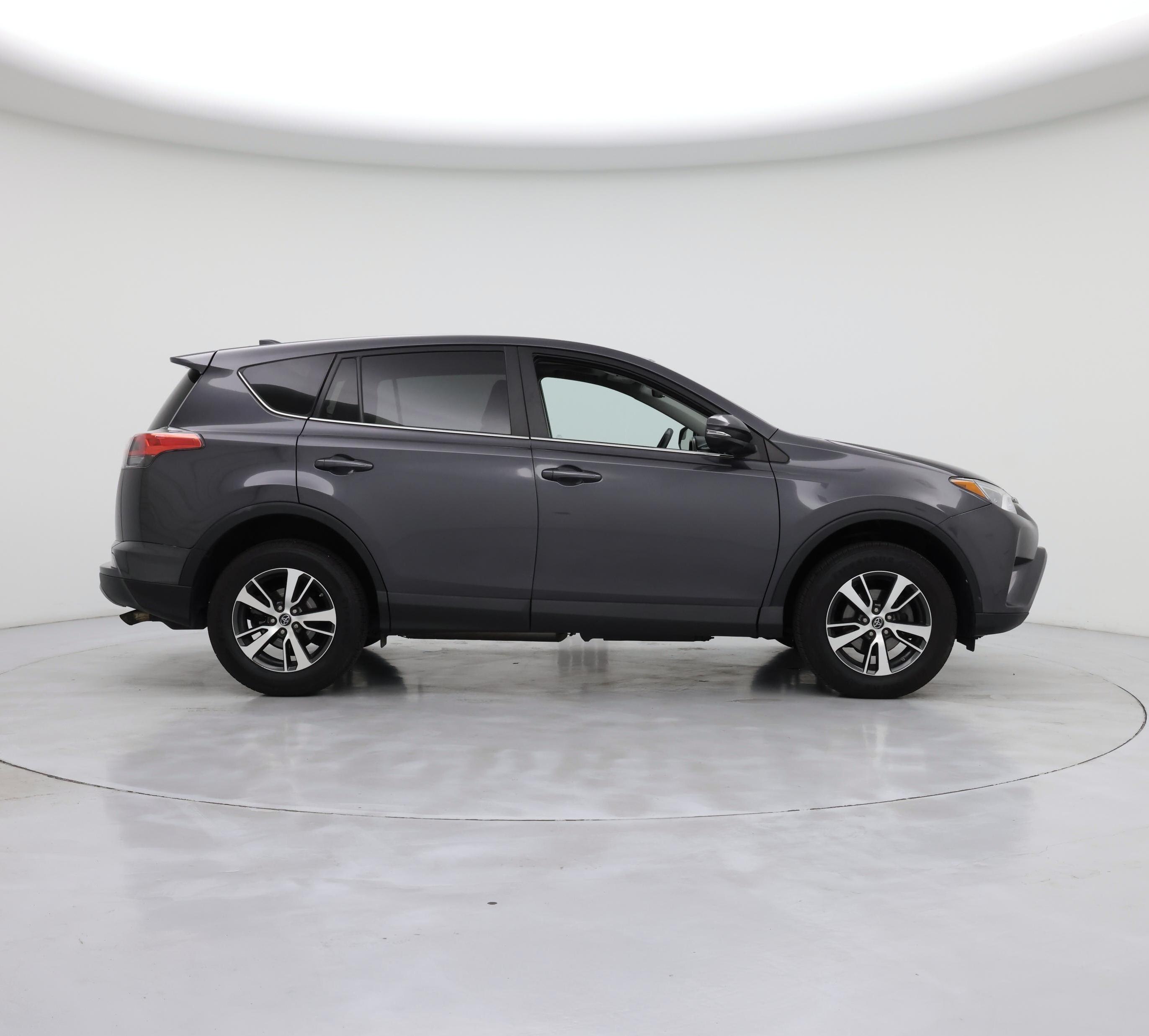 Thumbnail: 2018 Toyota RAV4 - 7