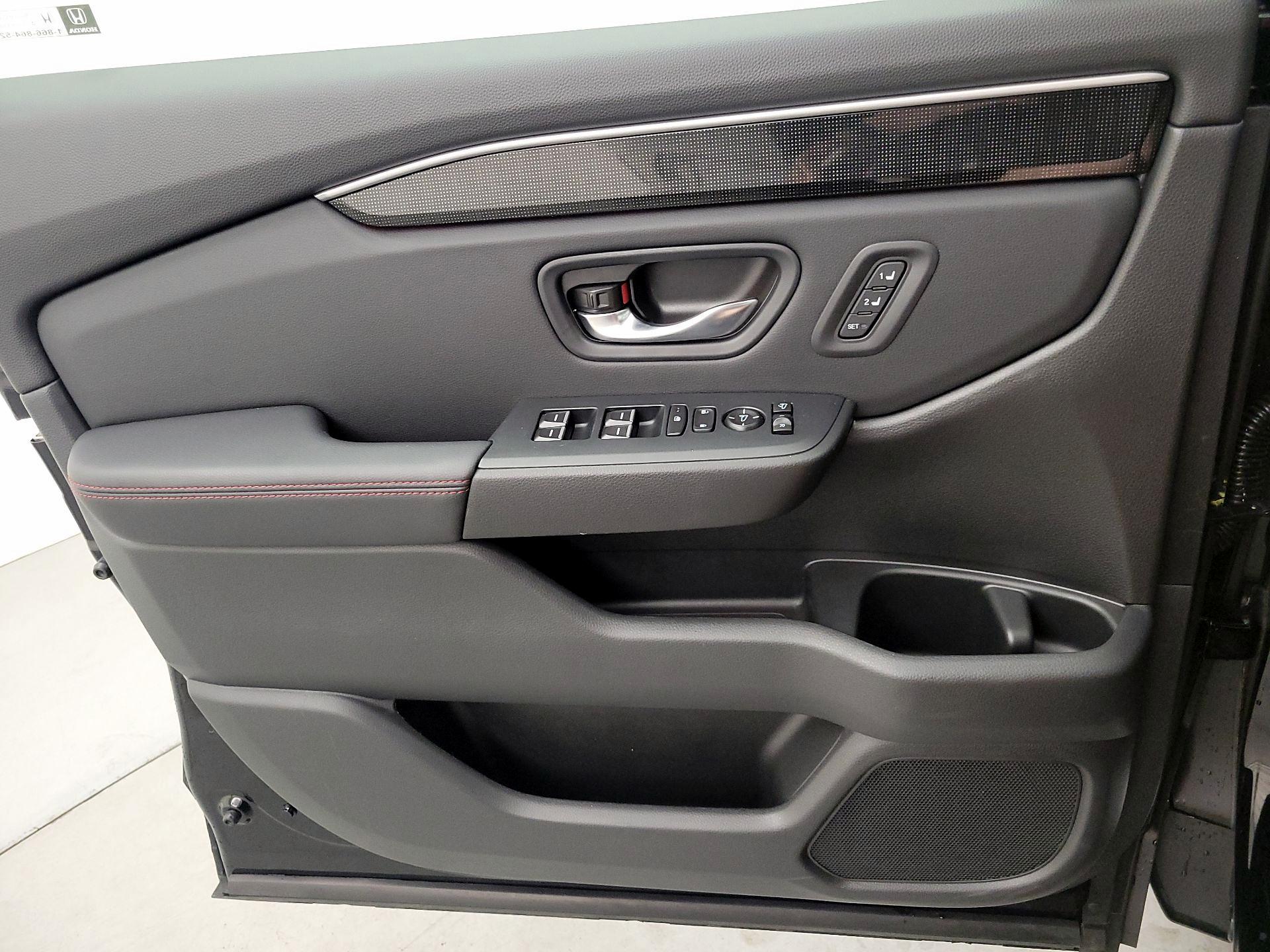Thumbnail: 2025 Honda Pilot - 12
