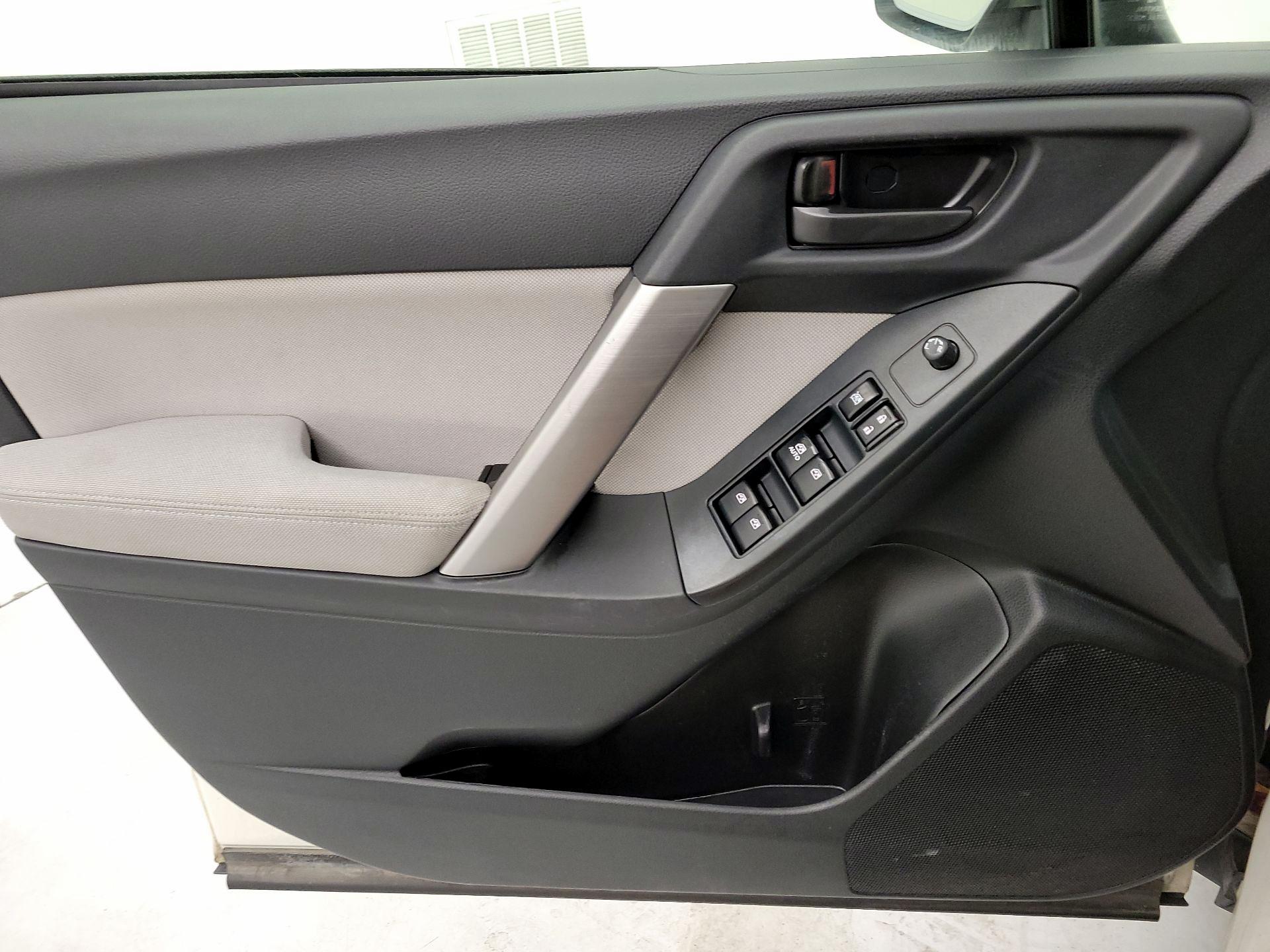 Thumbnail: 2015 Subaru Forester - 12