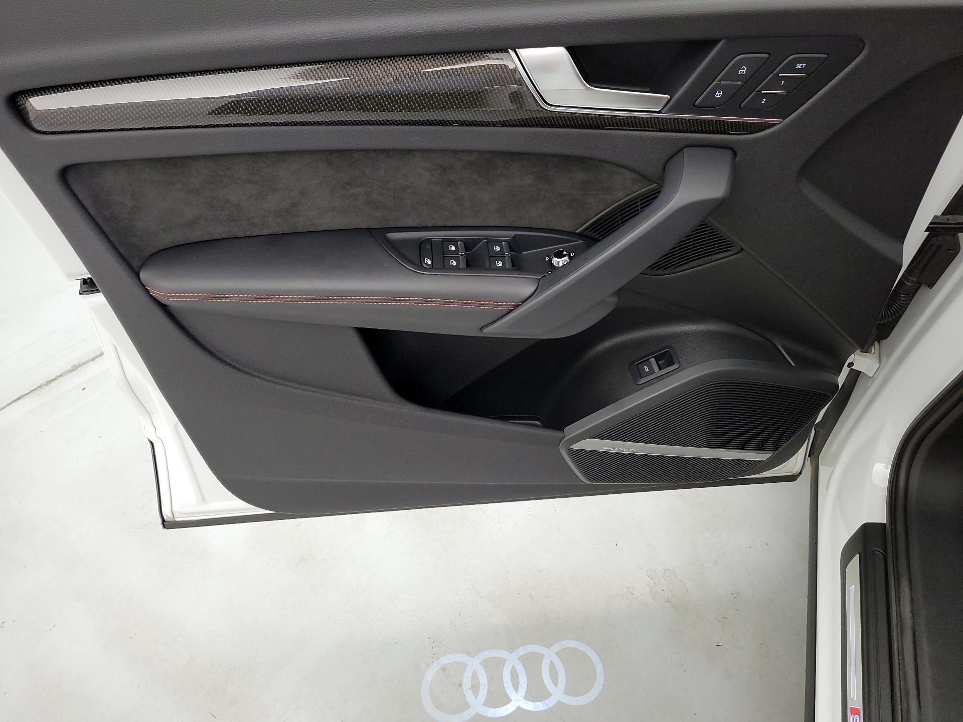 Thumbnail: 2018 Audi SQ5 - 12