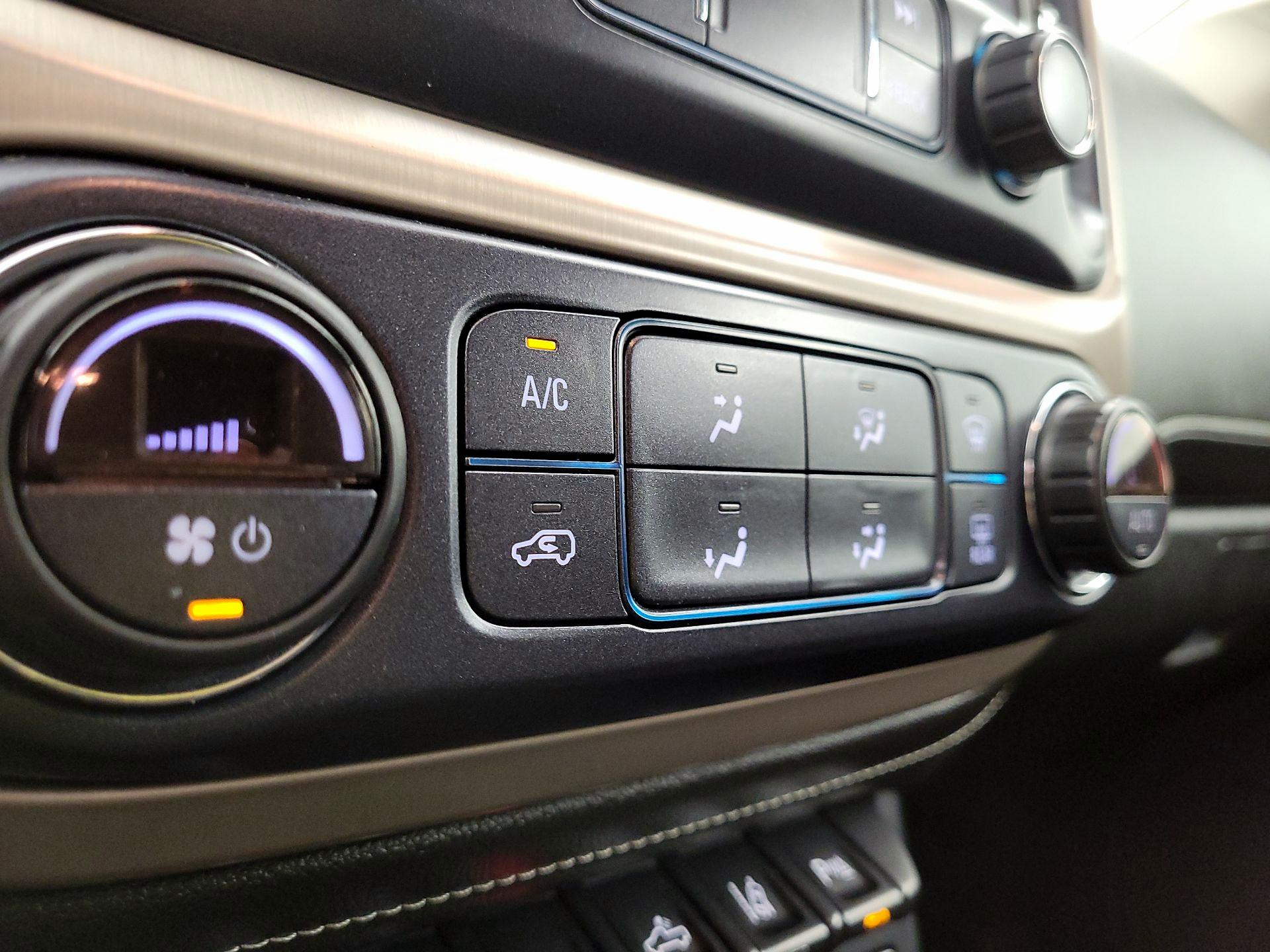 Thumbnail: 2019 GMC Canyon - 17