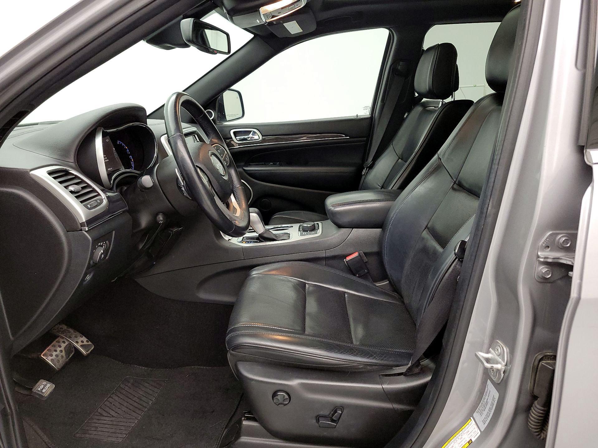 Thumbnail: 2016 Jeep Grand Cherokee - 11