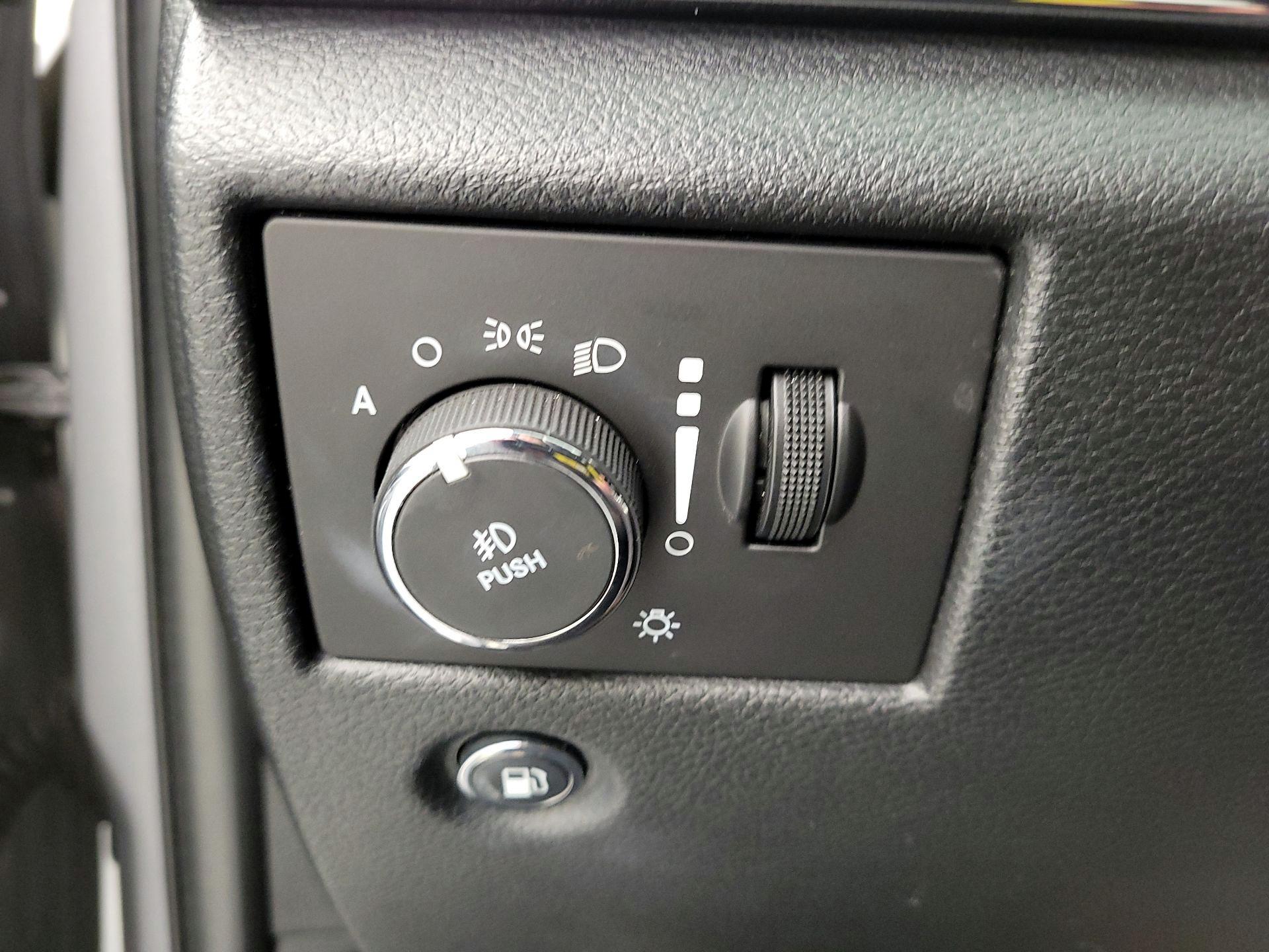 Thumbnail: 2016 Jeep Grand Cherokee - 13