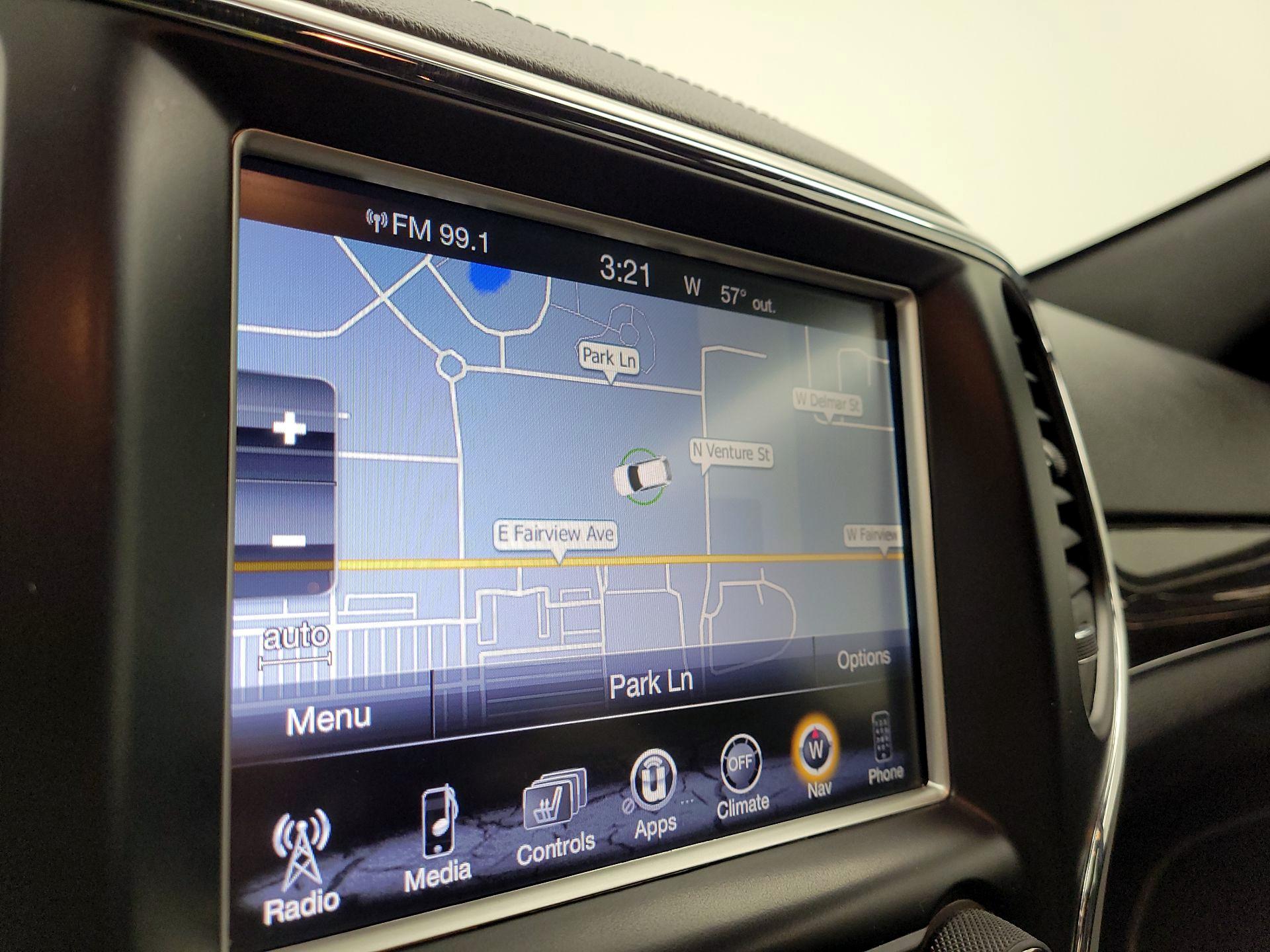 Thumbnail: 2016 Jeep Grand Cherokee - 14