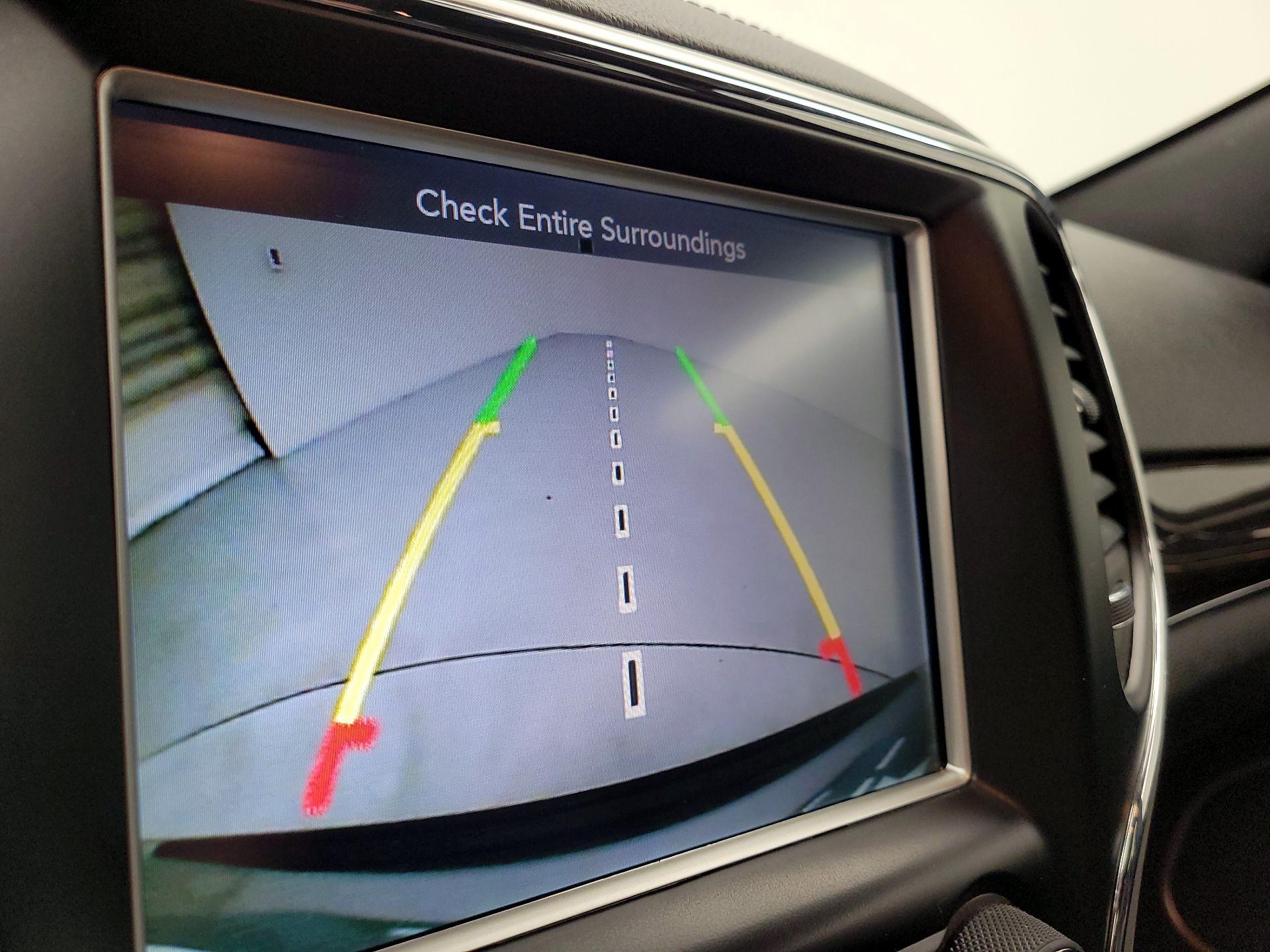 Thumbnail: 2016 Jeep Grand Cherokee - 15