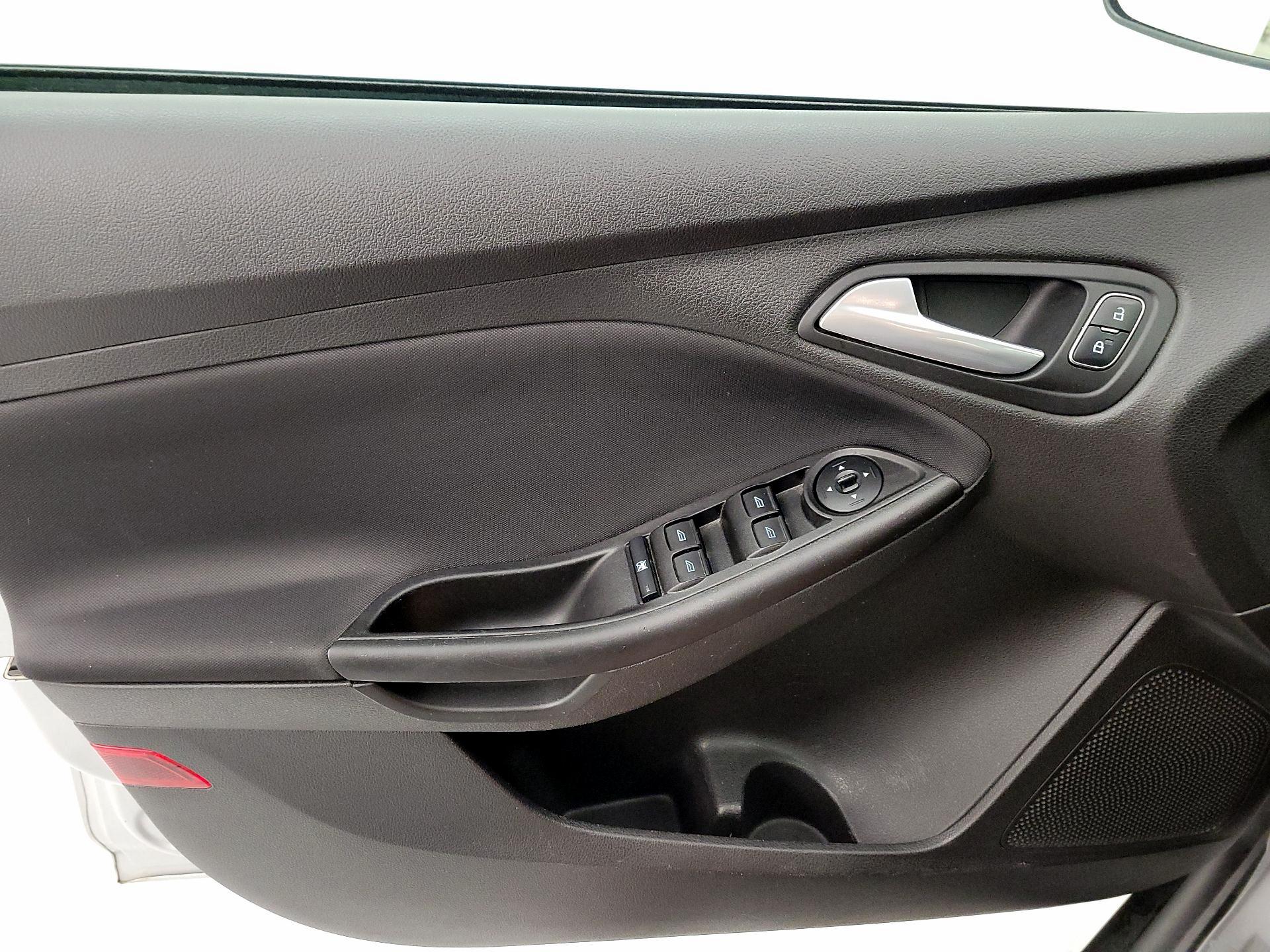 Thumbnail: 2018 Ford Focus - 12