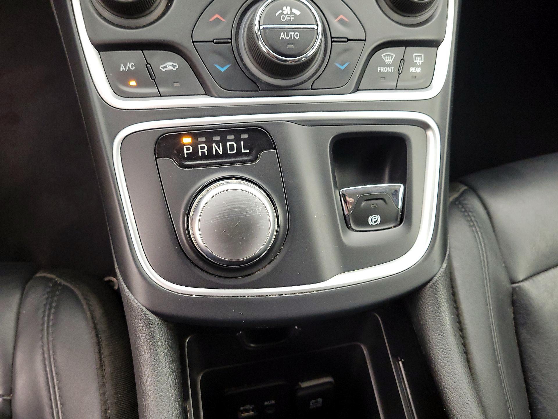 Thumbnail: 2015 Chrysler 200 - 18
