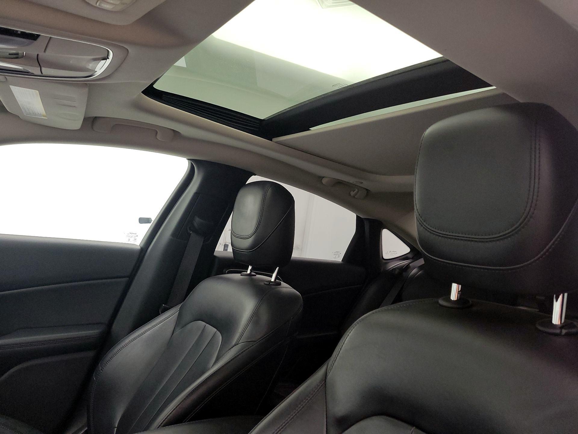 Thumbnail: 2015 Chrysler 200 - 20