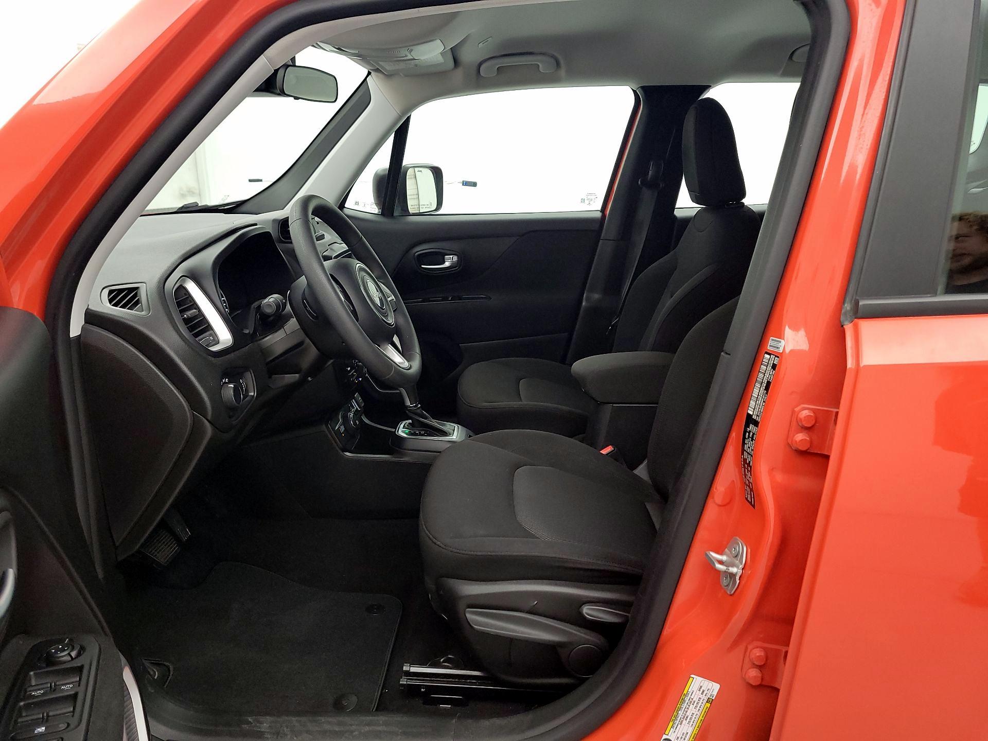 Thumbnail: 2019 Jeep Renegade - 11