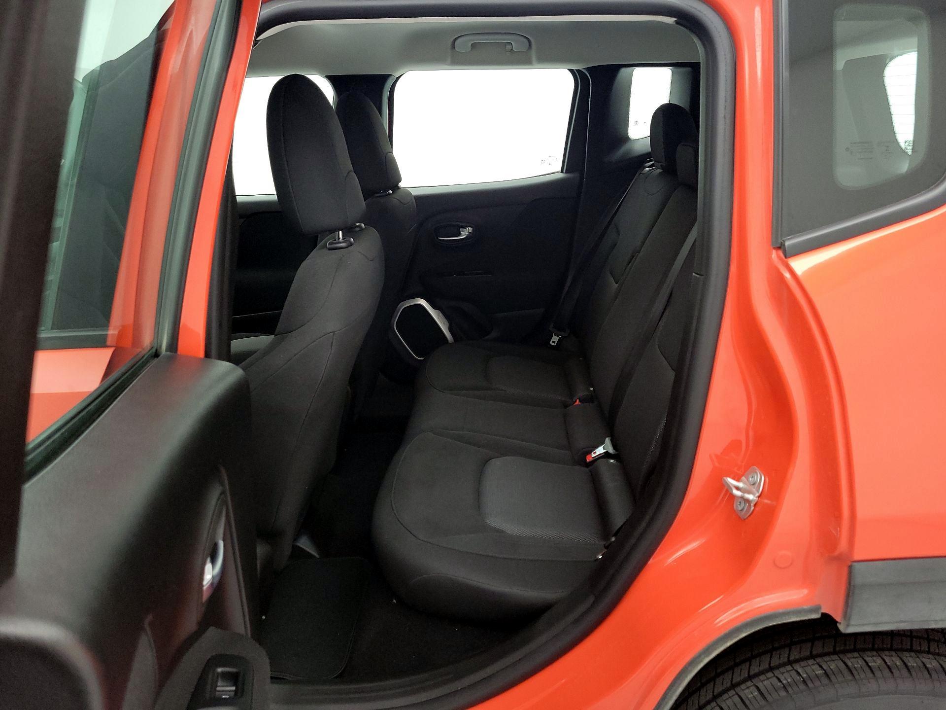 Thumbnail: 2019 Jeep Renegade - 18