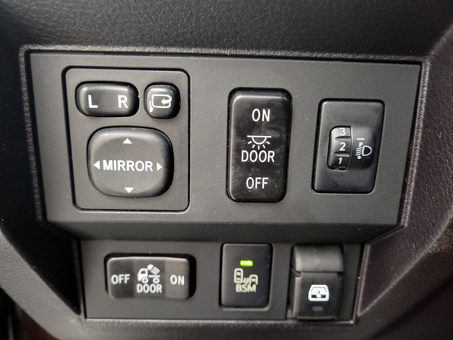 Thumbnail: 2014 Toyota Tundra - 13