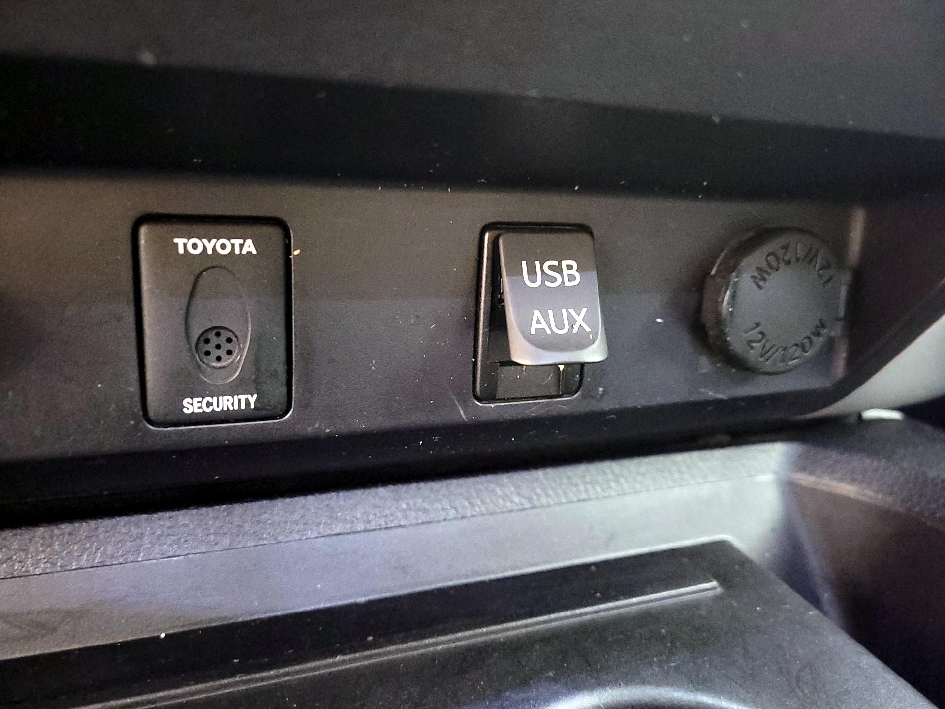 Thumbnail: 2014 Toyota Tundra - 18