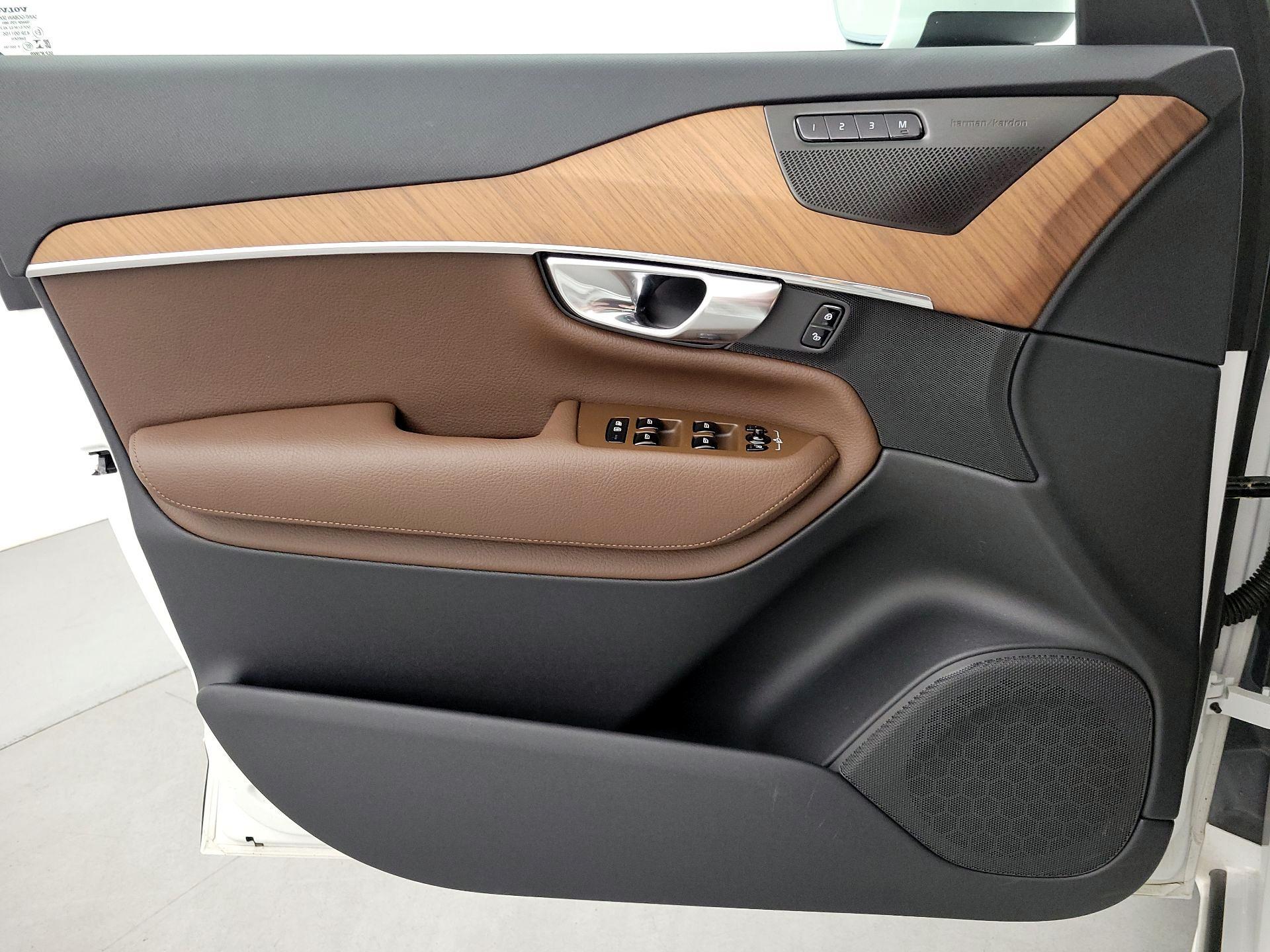 Thumbnail: 2022 Volvo XC90 - 12