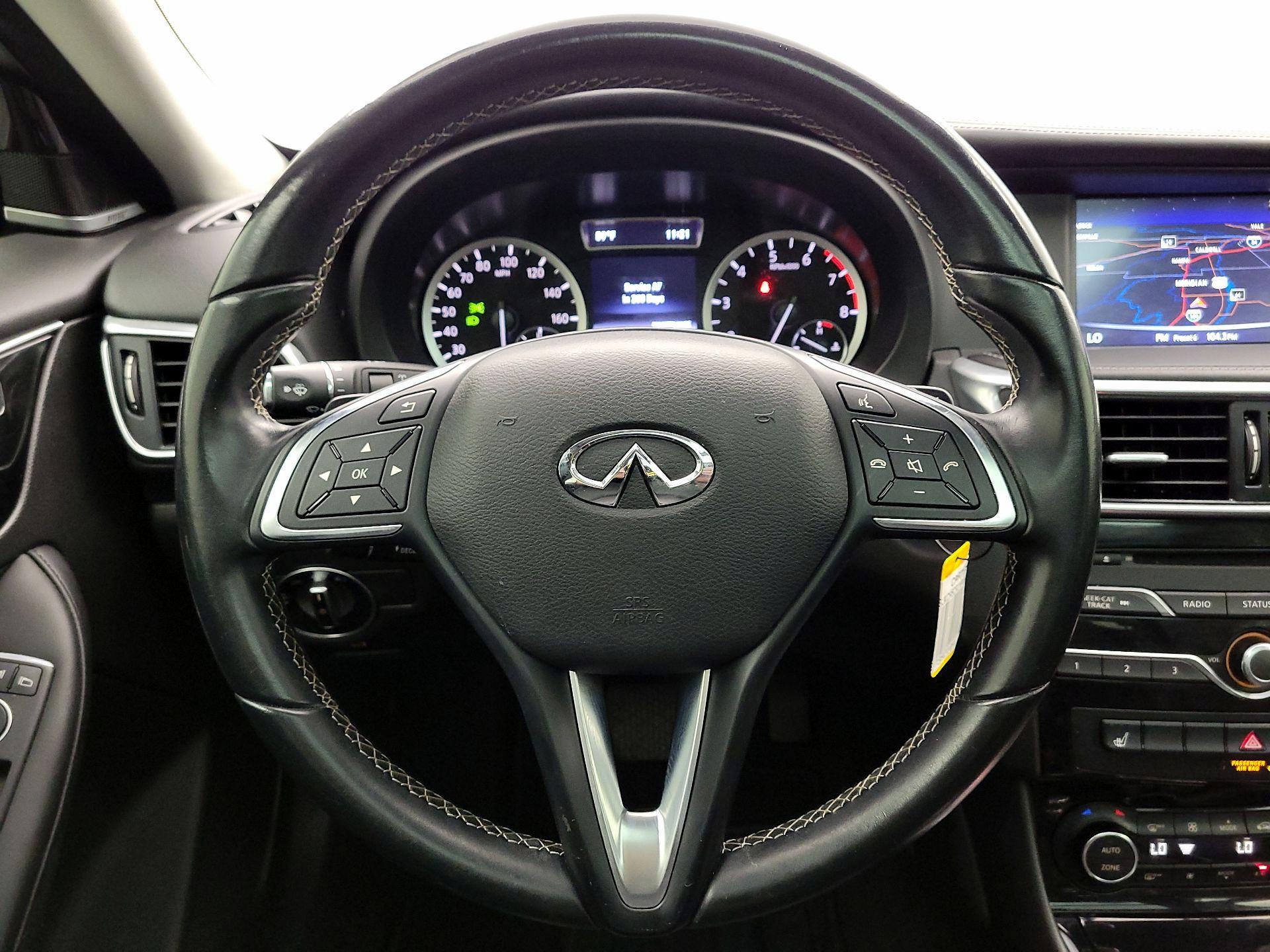 Thumbnail: 2017 INFINITI QX30 - 10