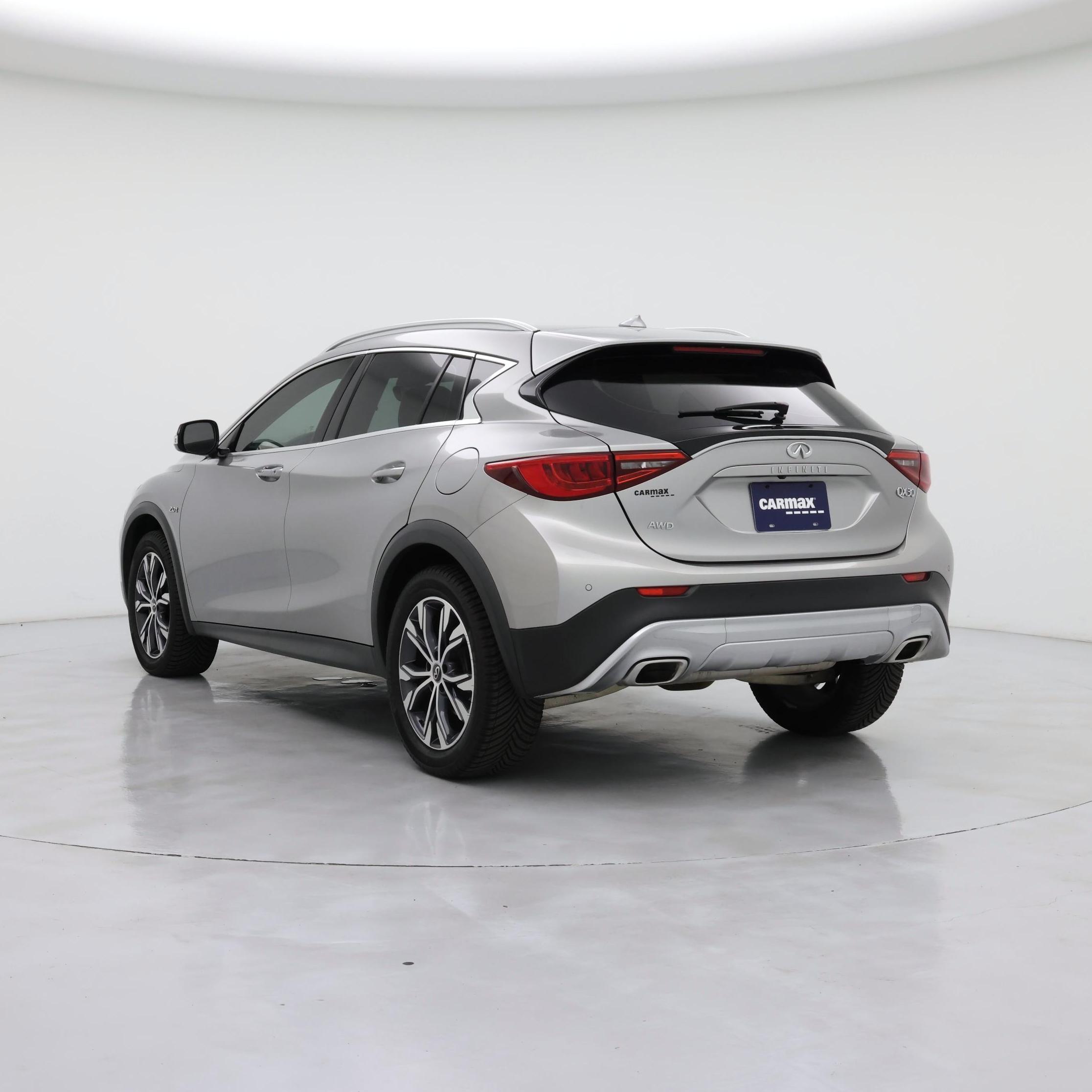 Thumbnail: 2017 INFINITI QX30 - 2