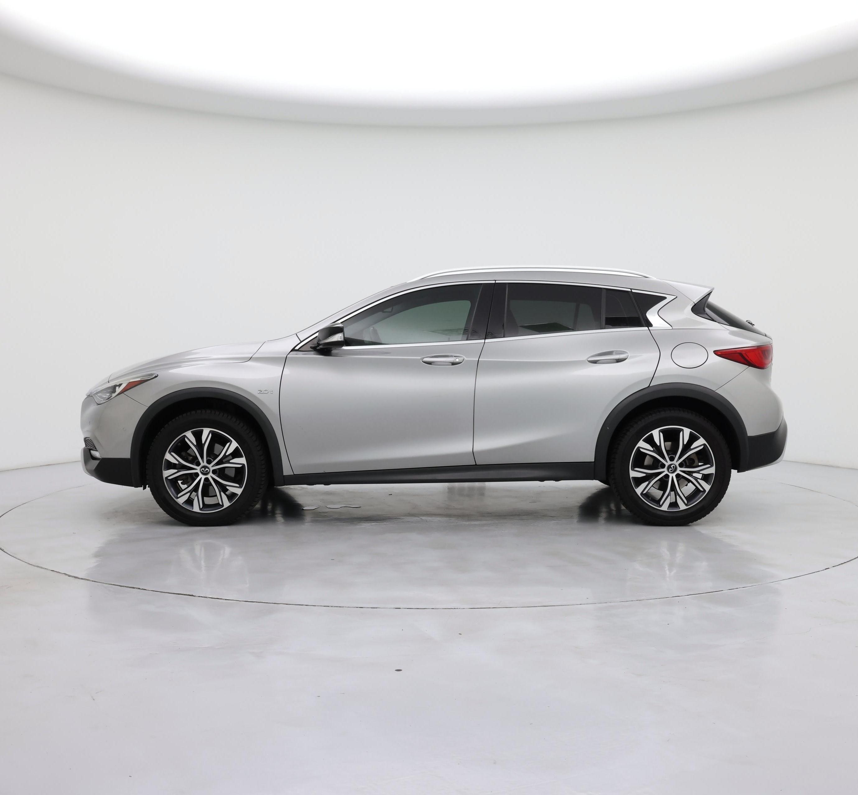 Thumbnail: 2017 INFINITI QX30 - 3