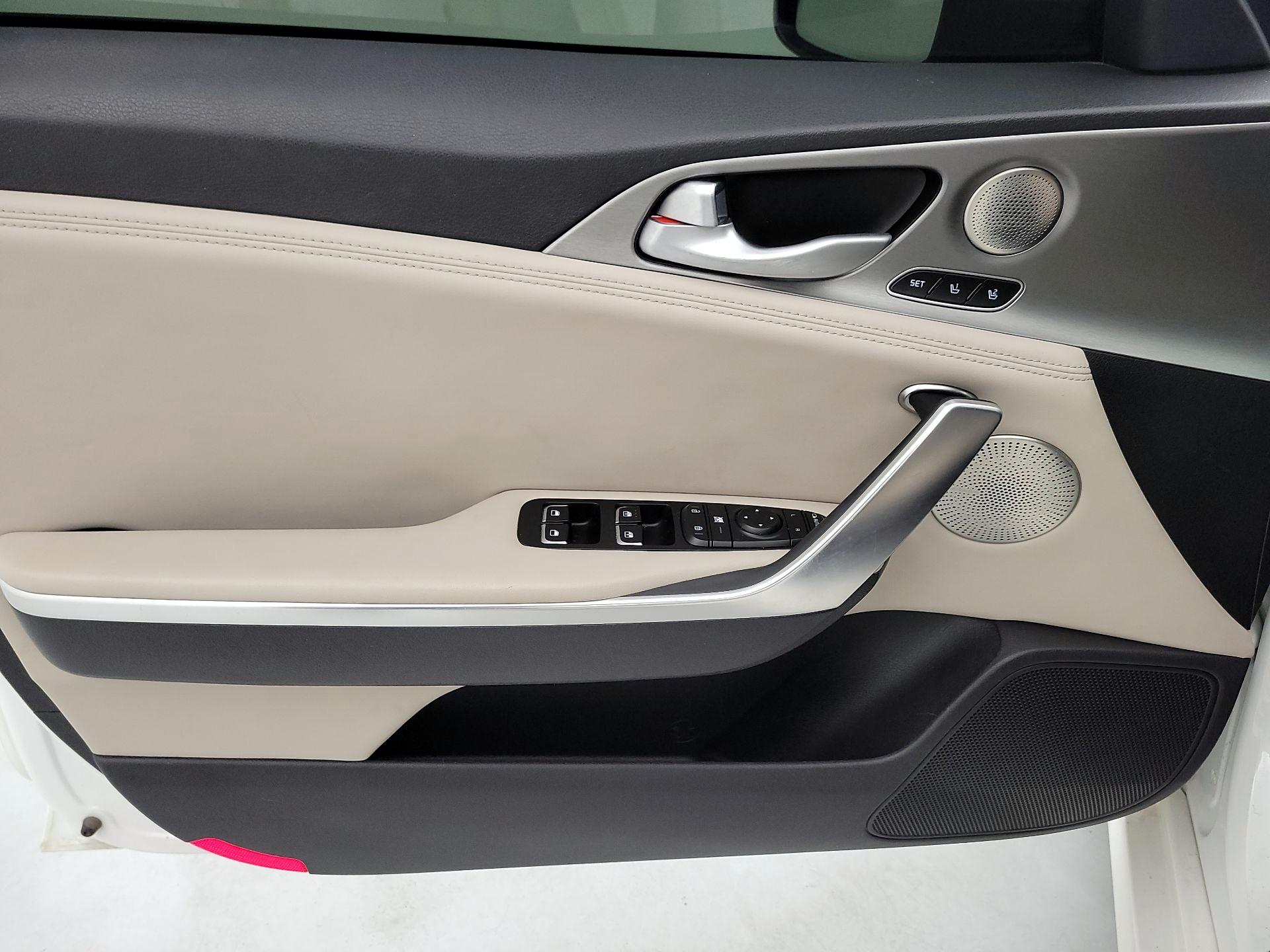 Thumbnail: 2019 Kia Stinger - 12