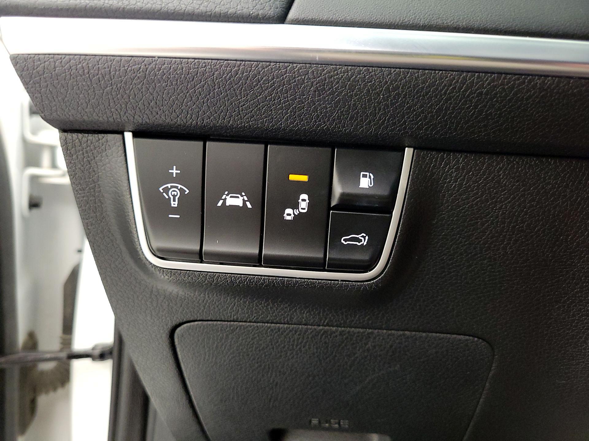 Thumbnail: 2019 Kia Stinger - 13