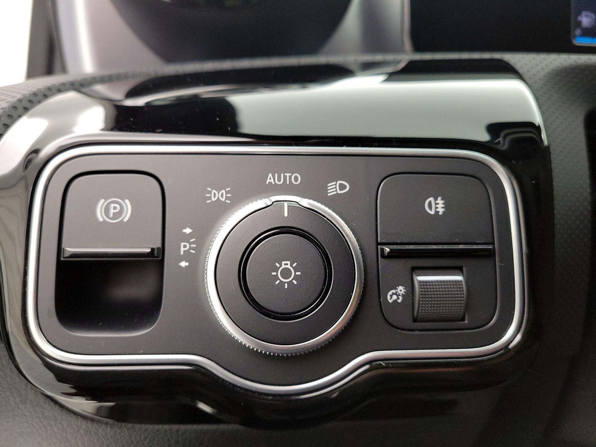 Thumbnail: 2021 Mercedes-Benz A-Class - 13