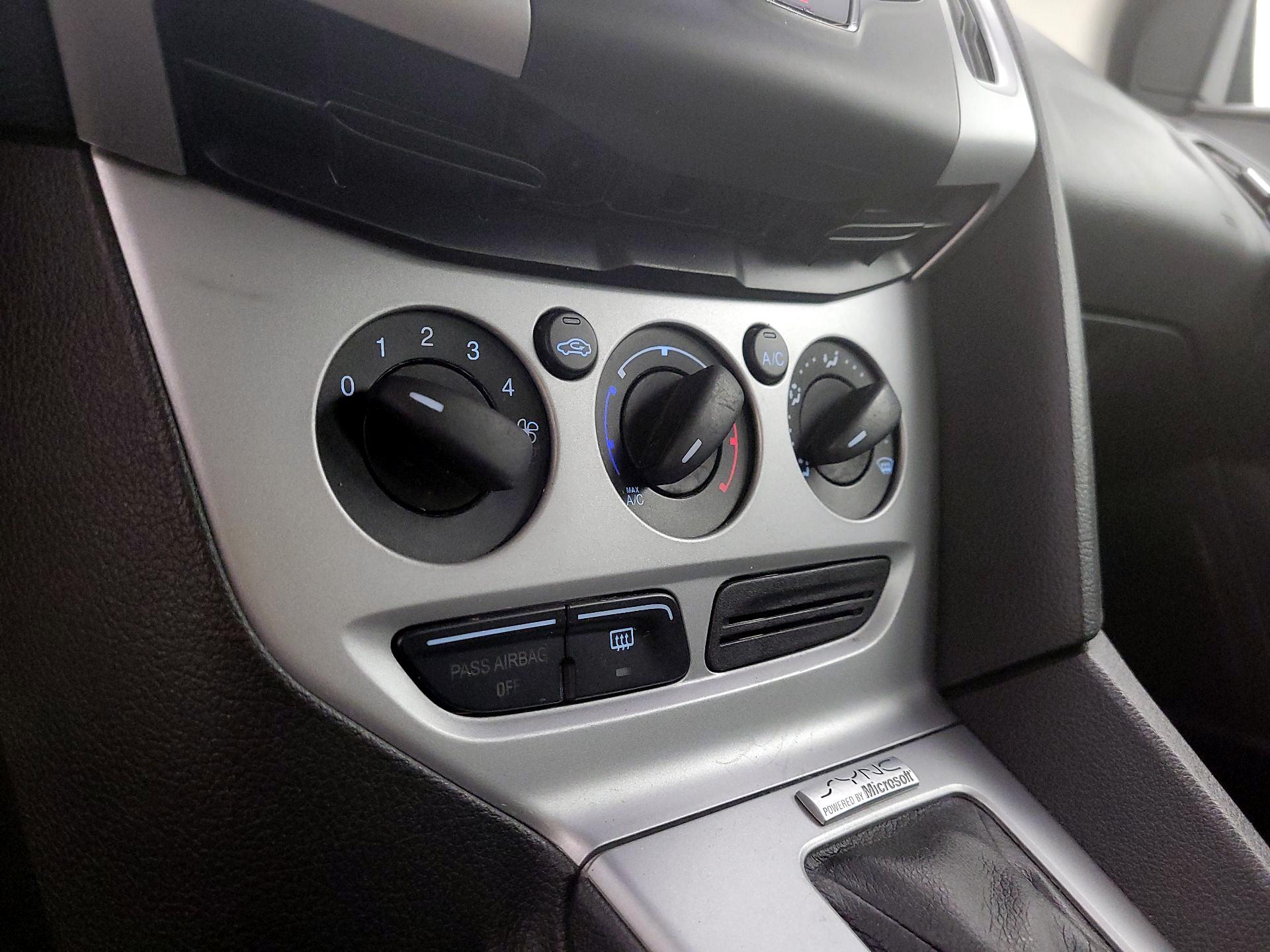 Thumbnail: 2014 Ford Focus - 16