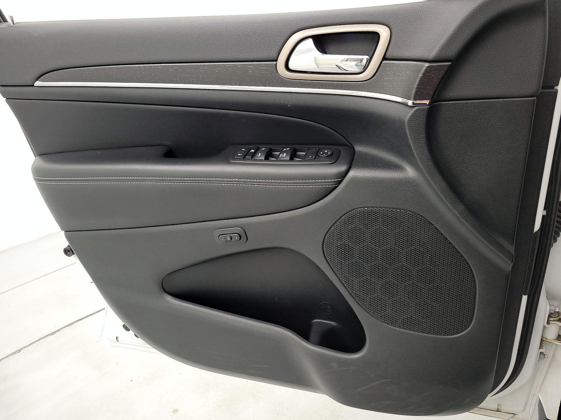 Thumbnail: 2015 Jeep Grand Cherokee - 12