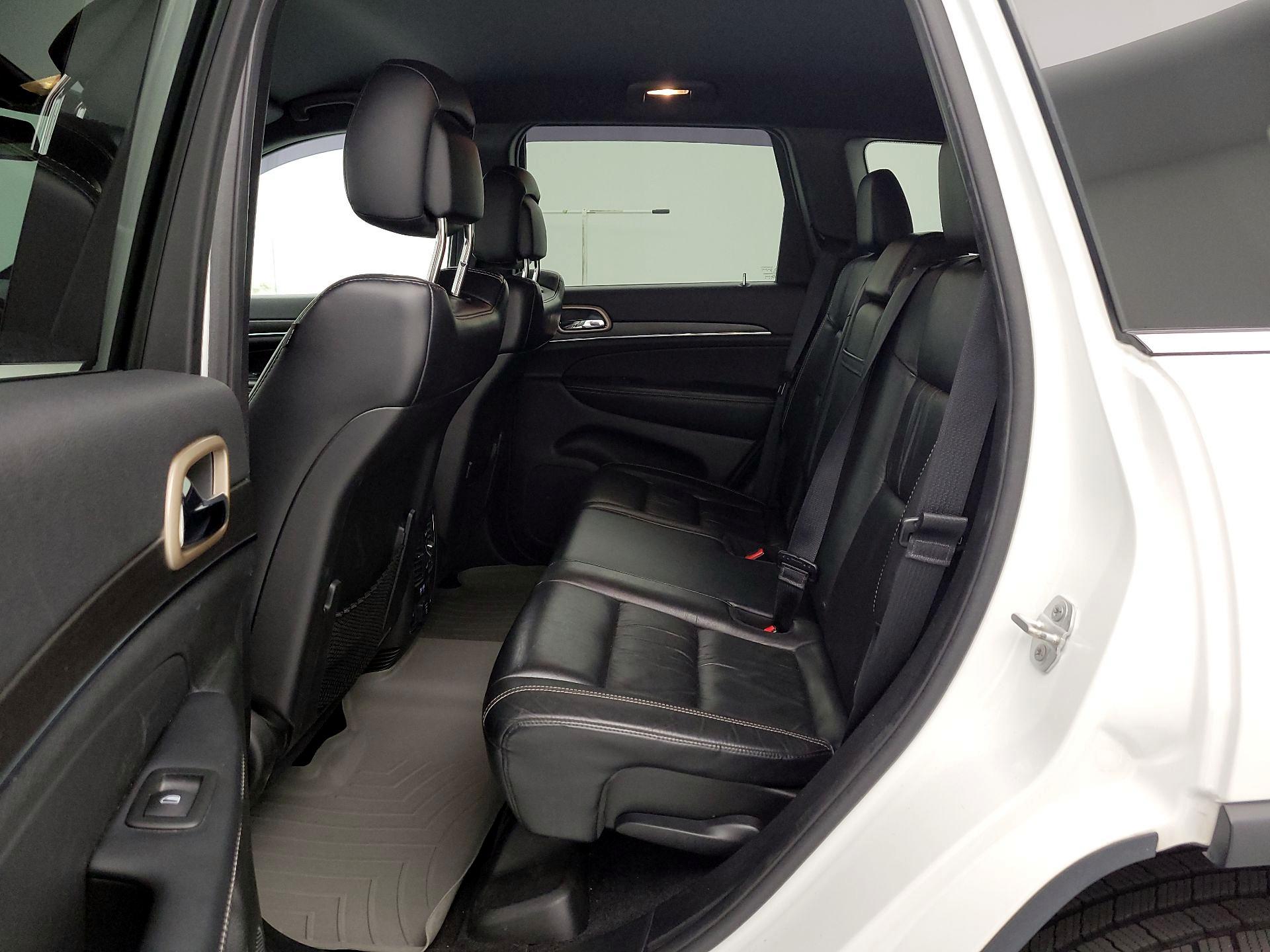 Thumbnail: 2015 Jeep Grand Cherokee - 20