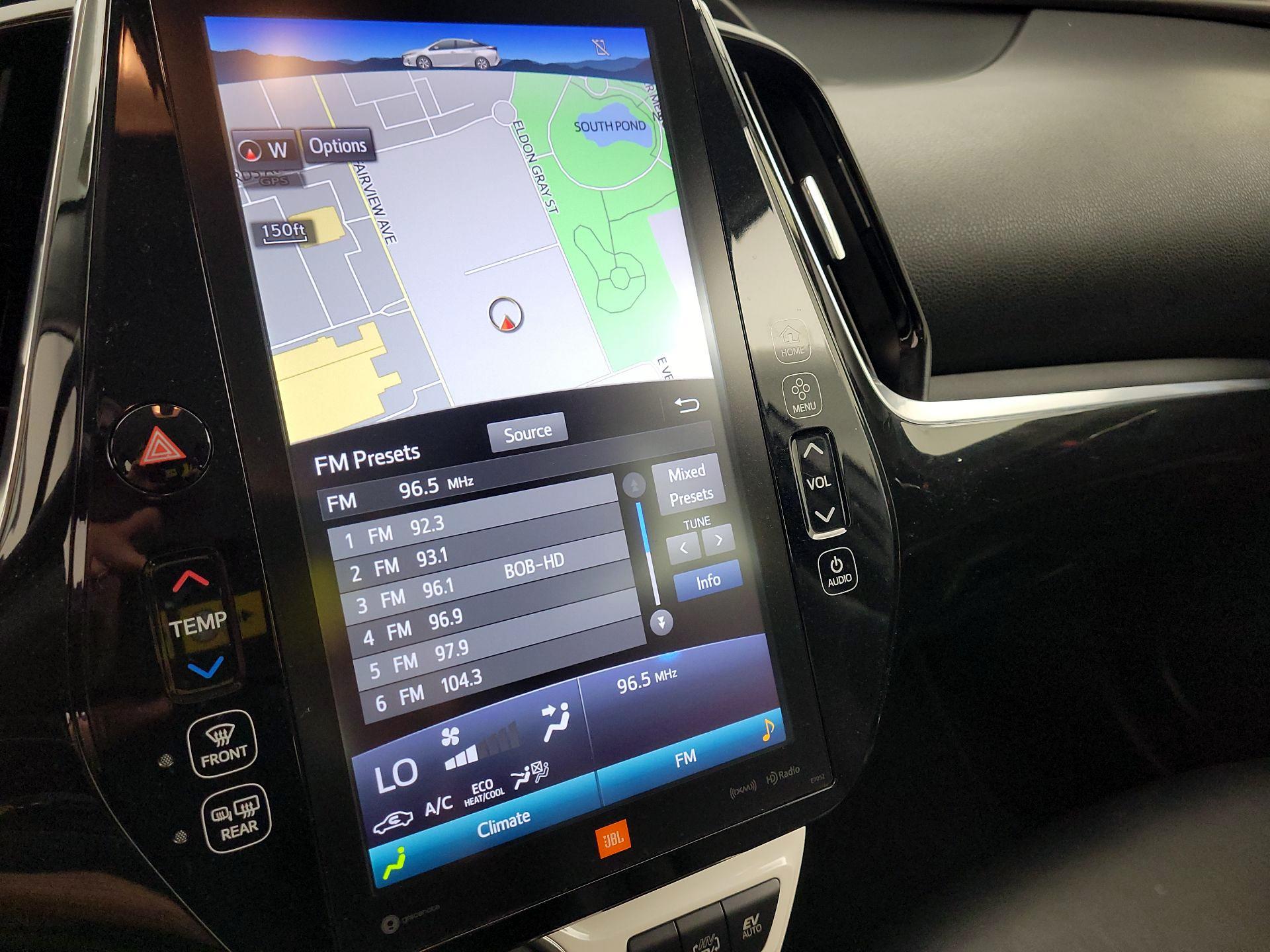 Thumbnail: 2018 Toyota Prius Prime - 16