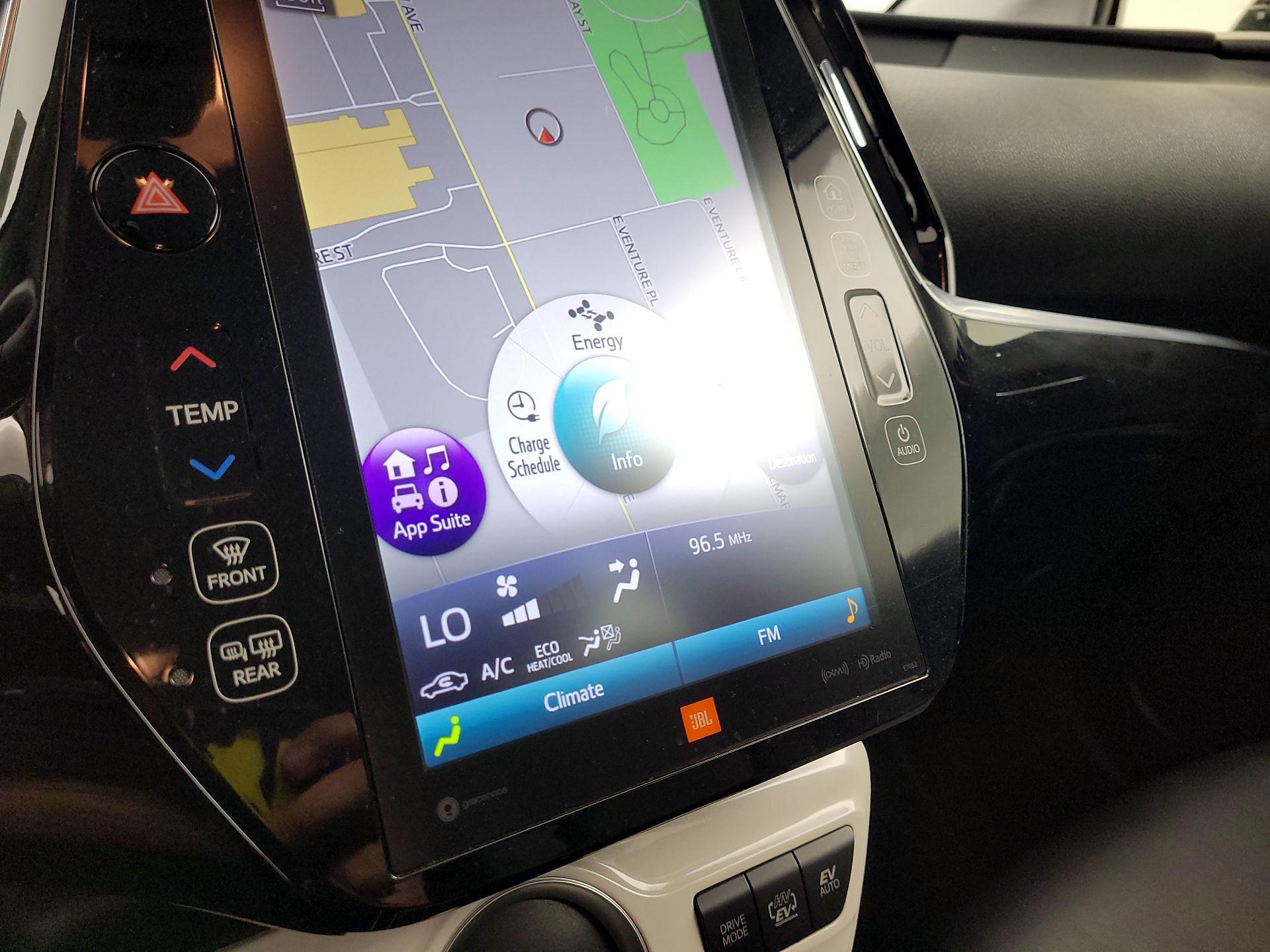 Thumbnail: 2018 Toyota Prius Prime - 17