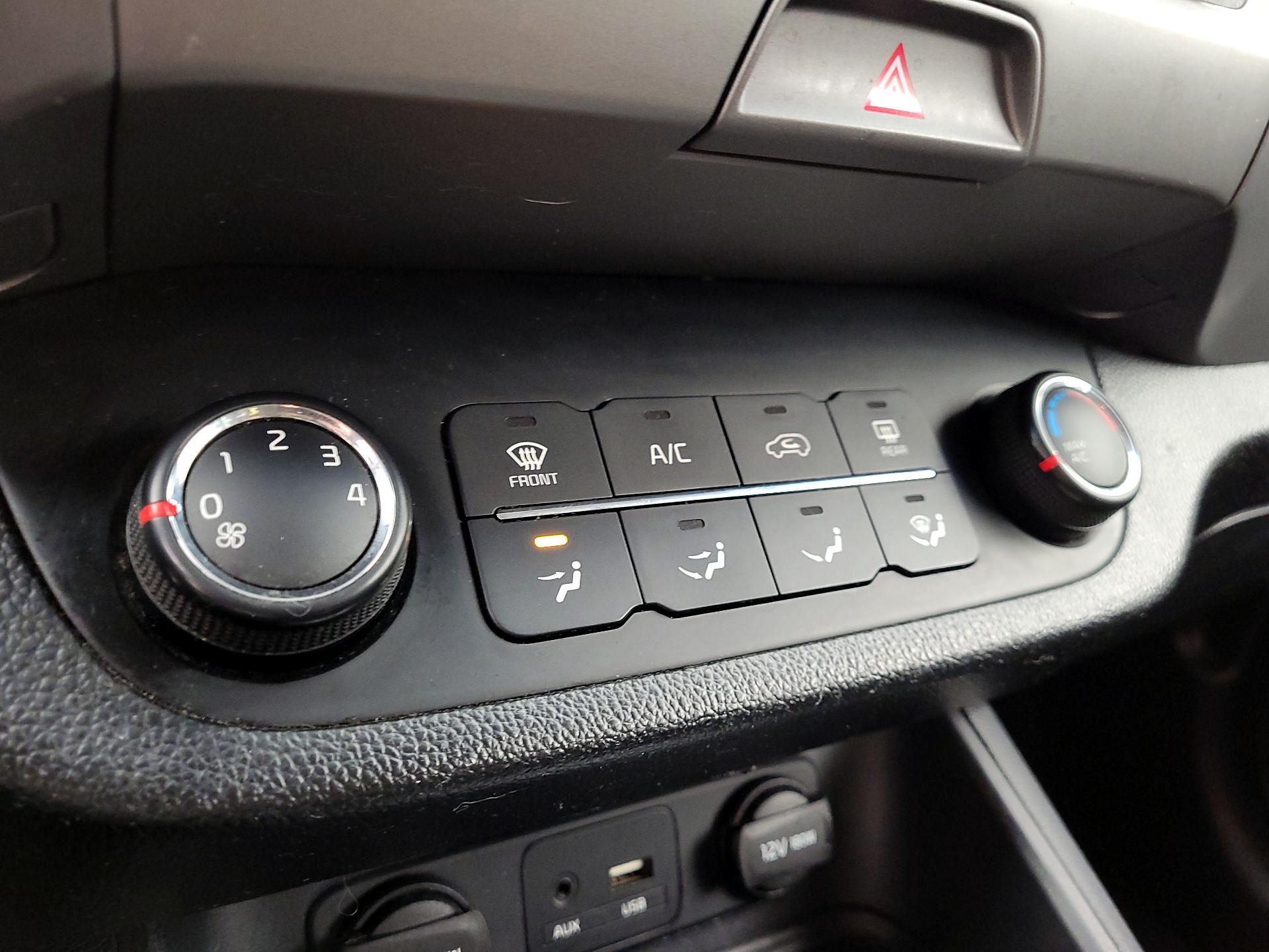 Thumbnail: 2015 Kia Sportage - 15
