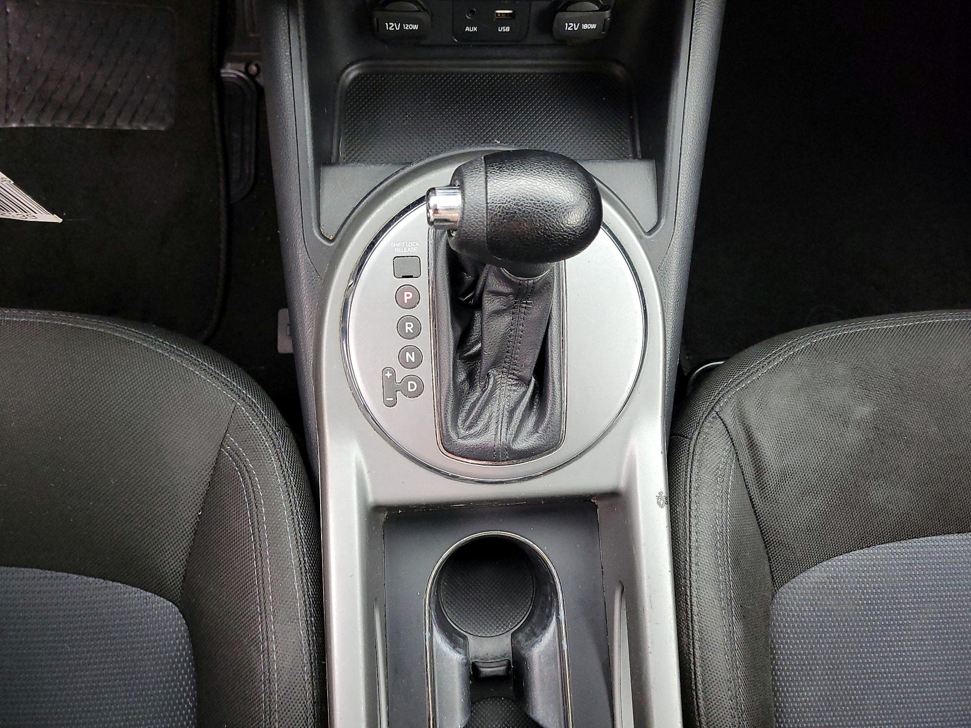 Thumbnail: 2015 Kia Sportage - 16