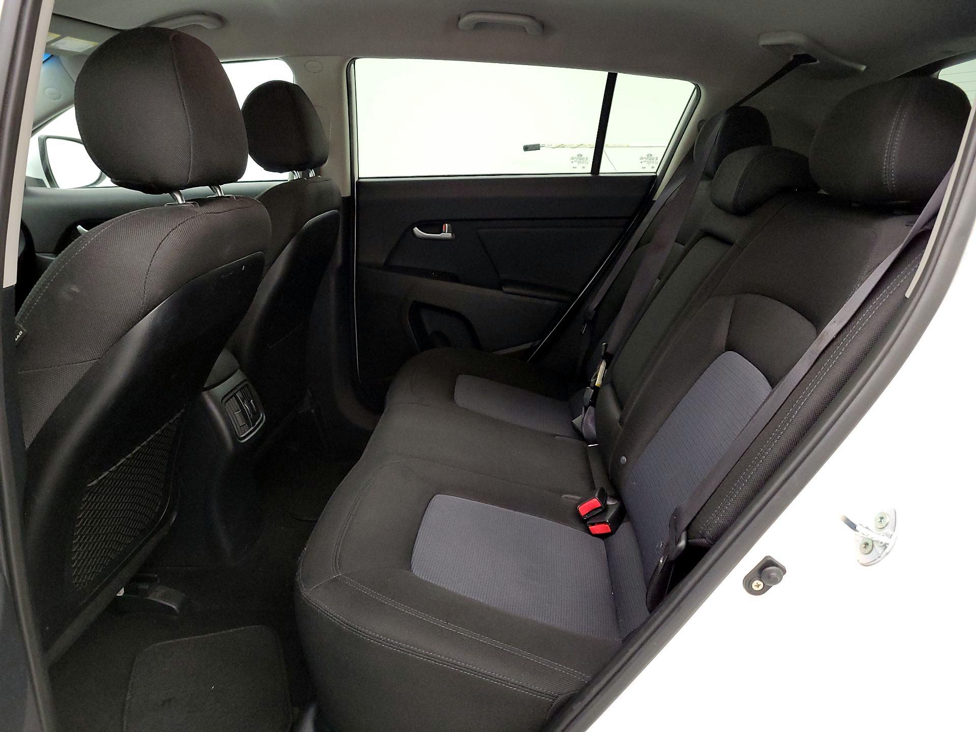 Thumbnail: 2015 Kia Sportage - 18