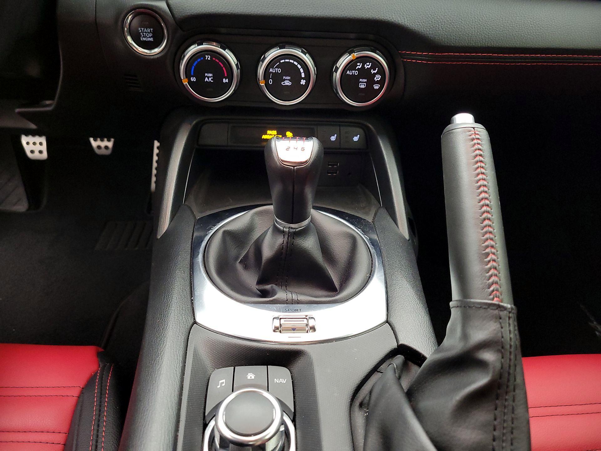 Thumbnail: 2019 Fiat 124 Spider - 18