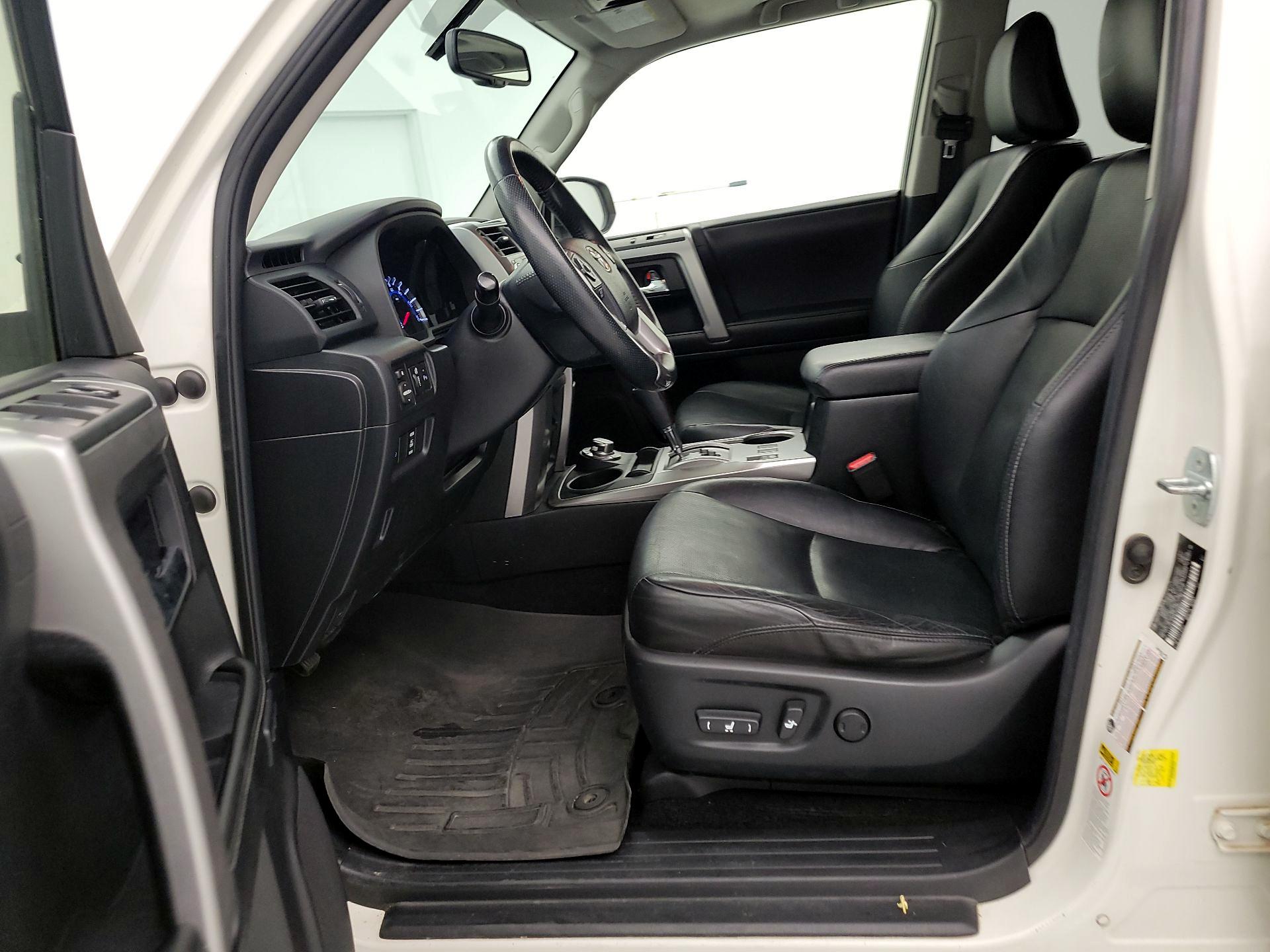 Thumbnail: 2014 Toyota 4Runner - 11