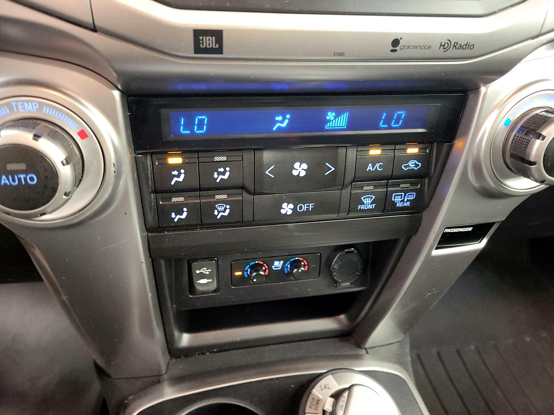 Thumbnail: 2014 Toyota 4Runner - 17