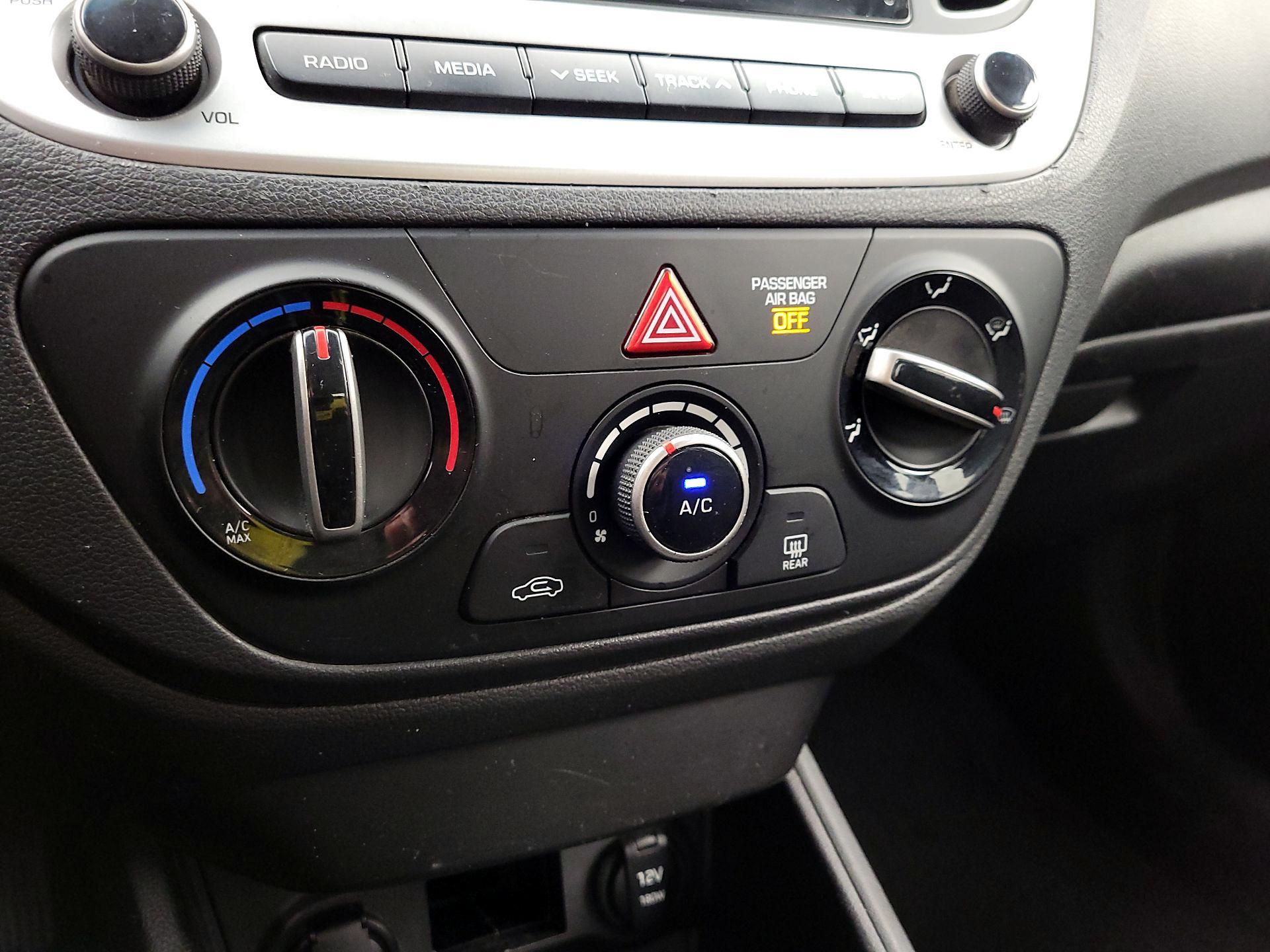 Thumbnail: 2019 Hyundai Accent - 16