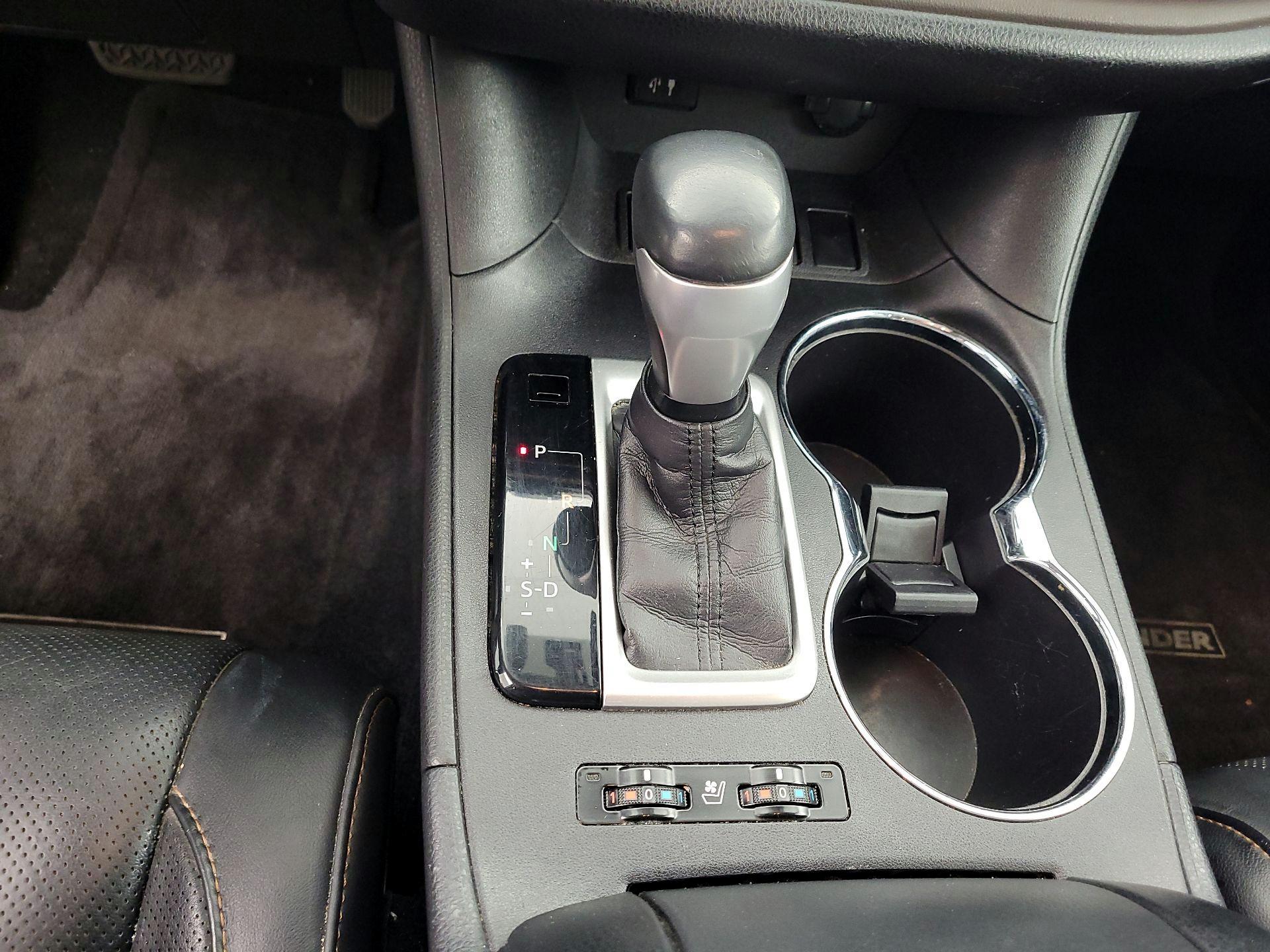 Thumbnail: 2016 Toyota Highlander - 18