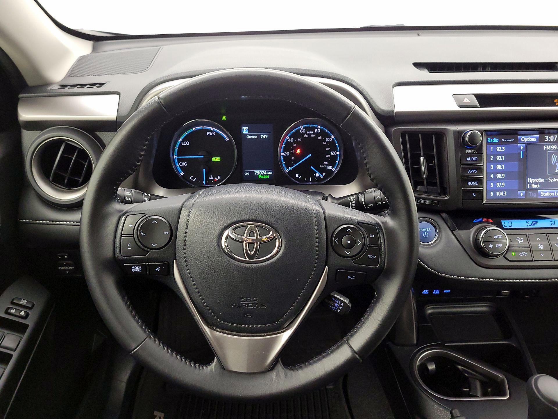 Thumbnail: 2017 Toyota RAV4 - 10