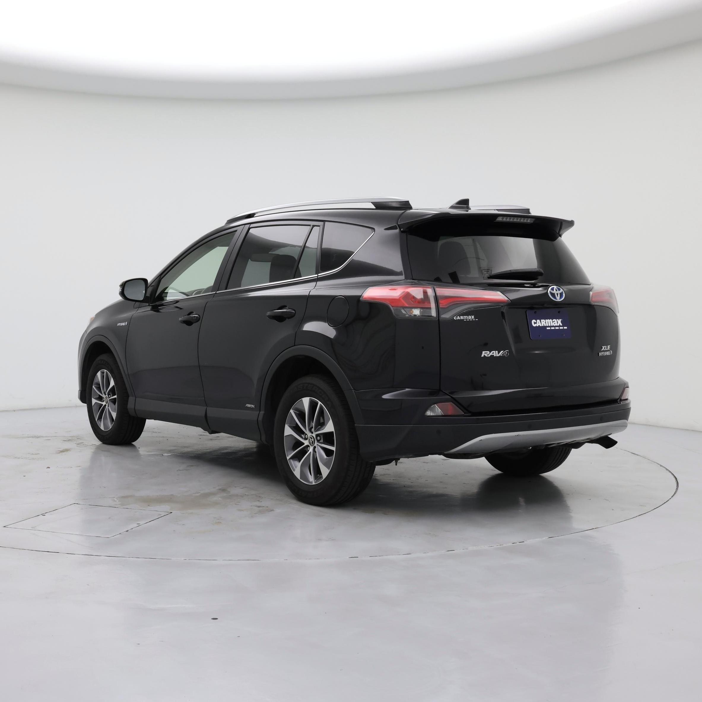 Thumbnail: 2017 Toyota RAV4 - 2
