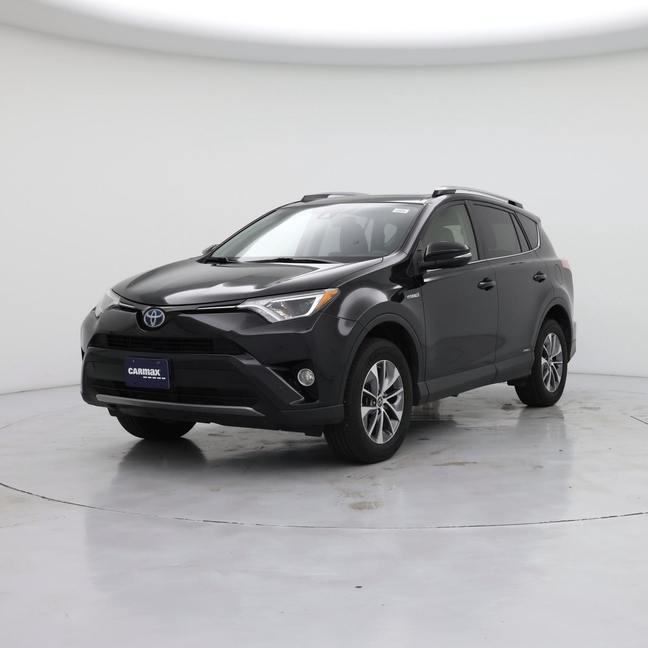 Thumbnail: 2017 Toyota RAV4 - 4