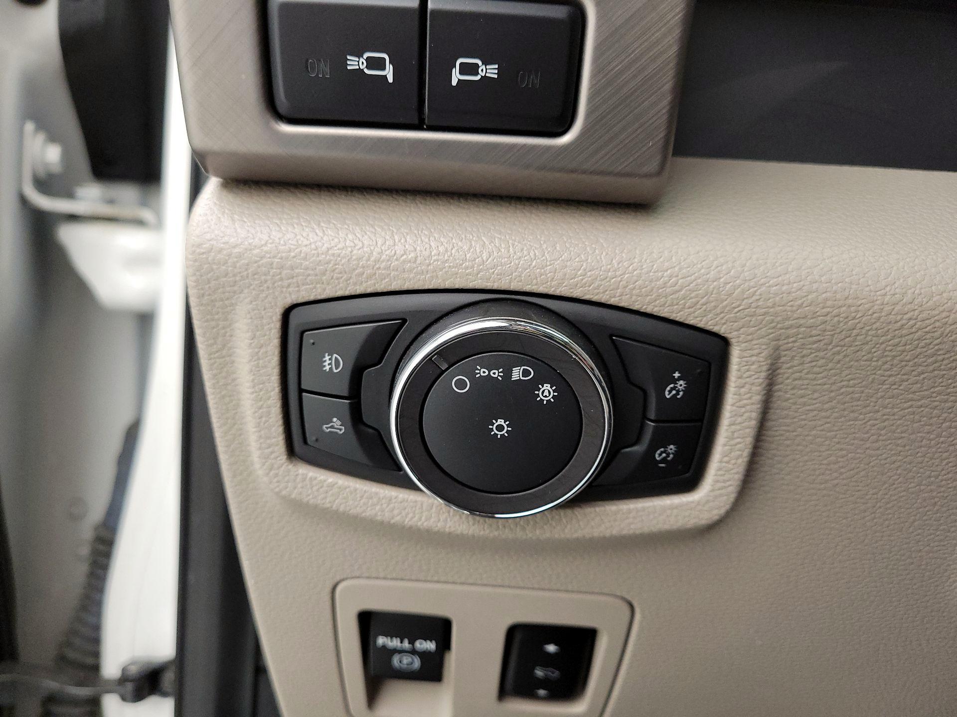 Thumbnail: 2019 Ford F-150 - 13