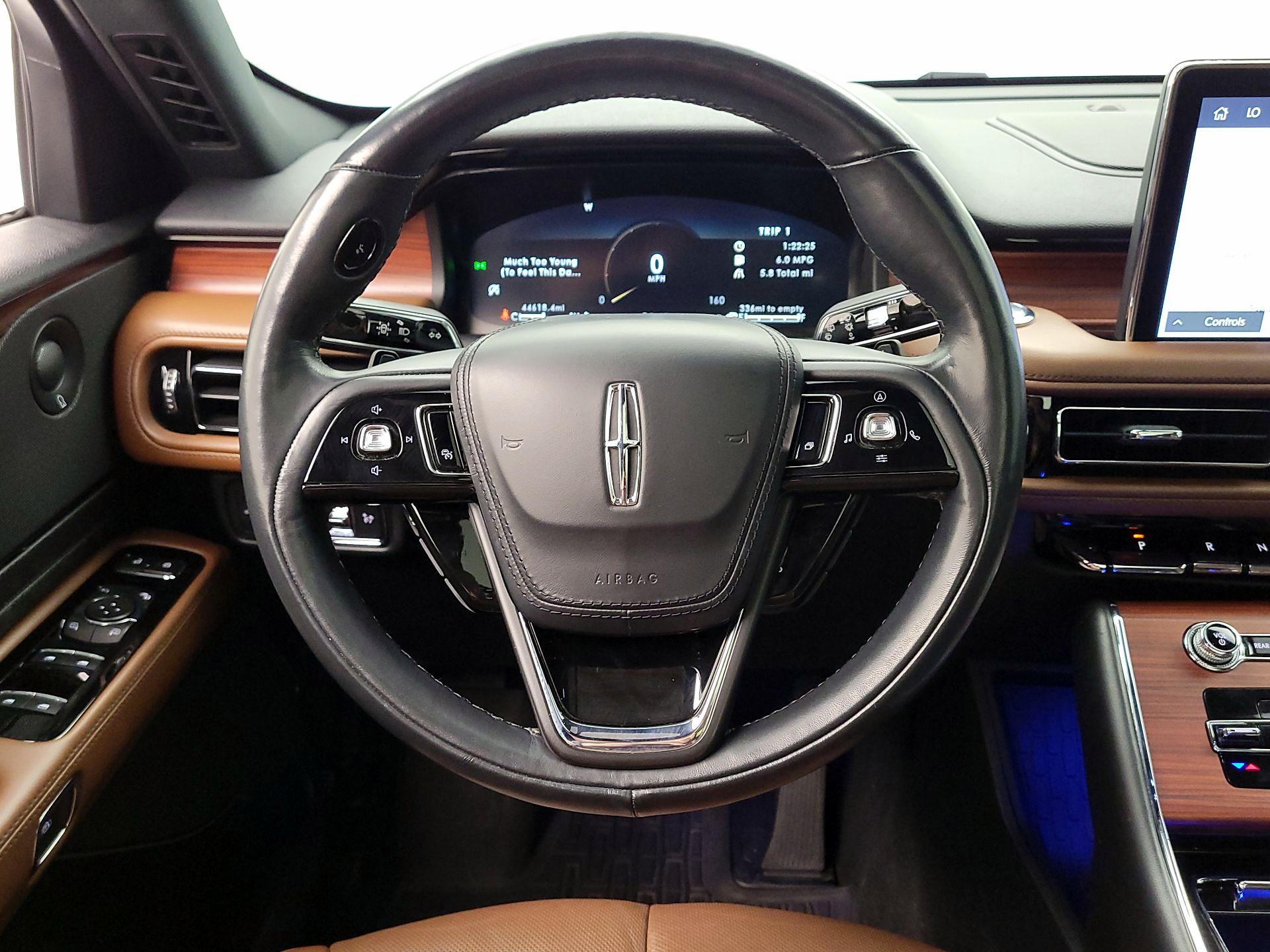 Thumbnail: 2023 Lincoln Aviator - 10