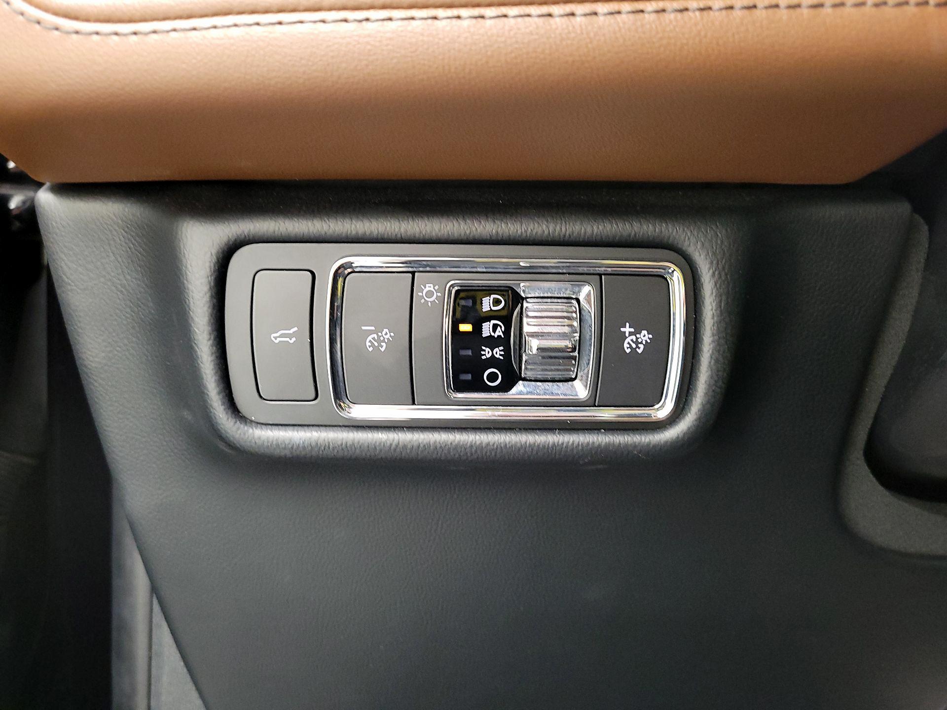 Thumbnail: 2023 Lincoln Aviator - 13