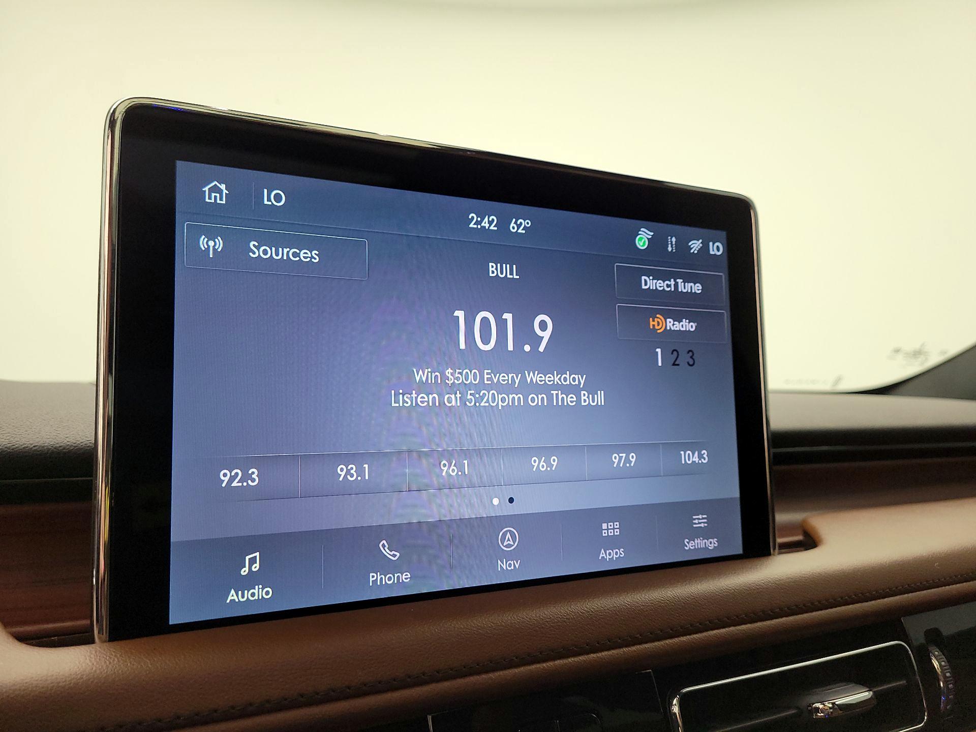 Thumbnail: 2023 Lincoln Aviator - 16