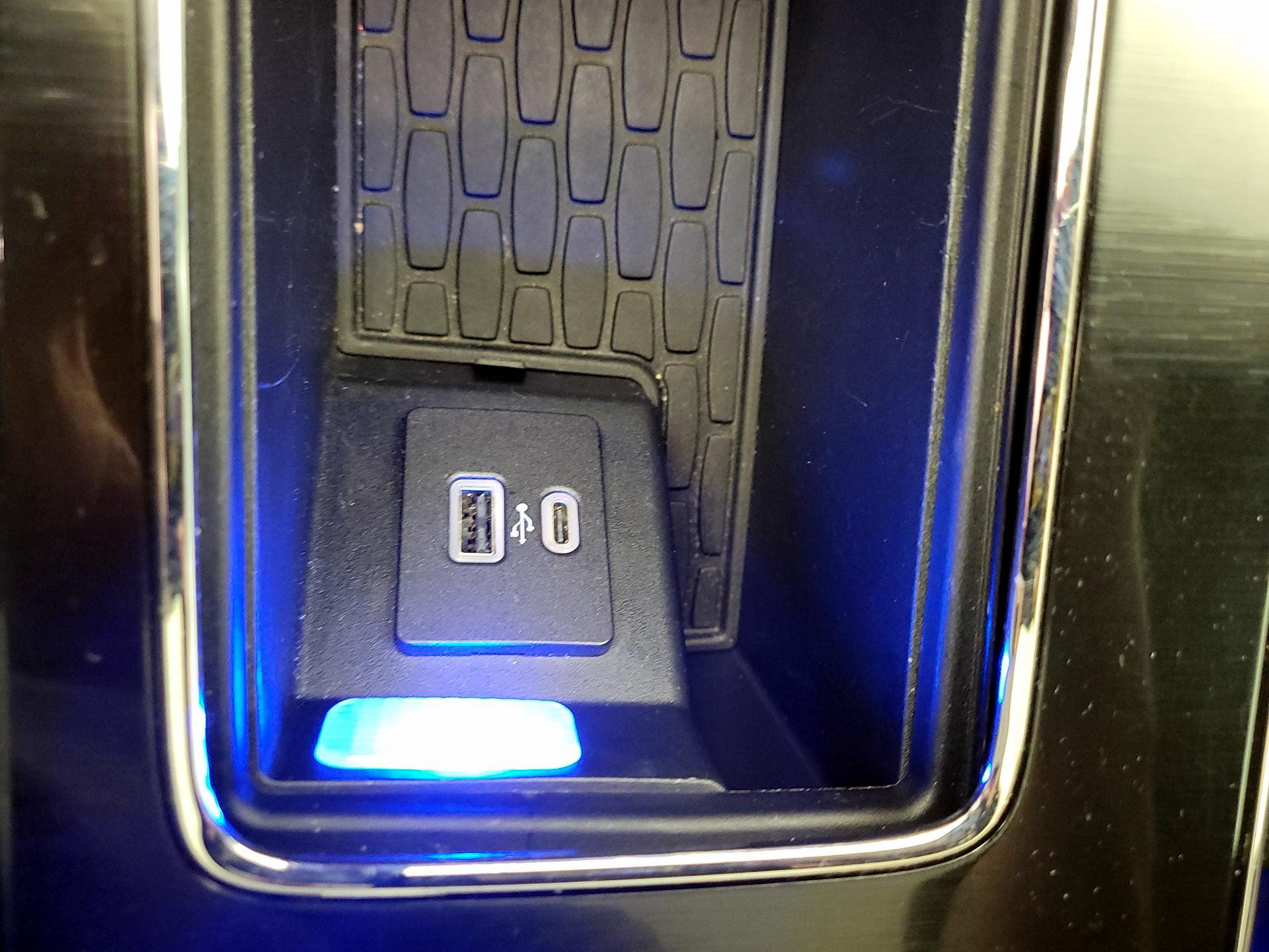 Thumbnail: 2023 Lincoln Aviator - 19