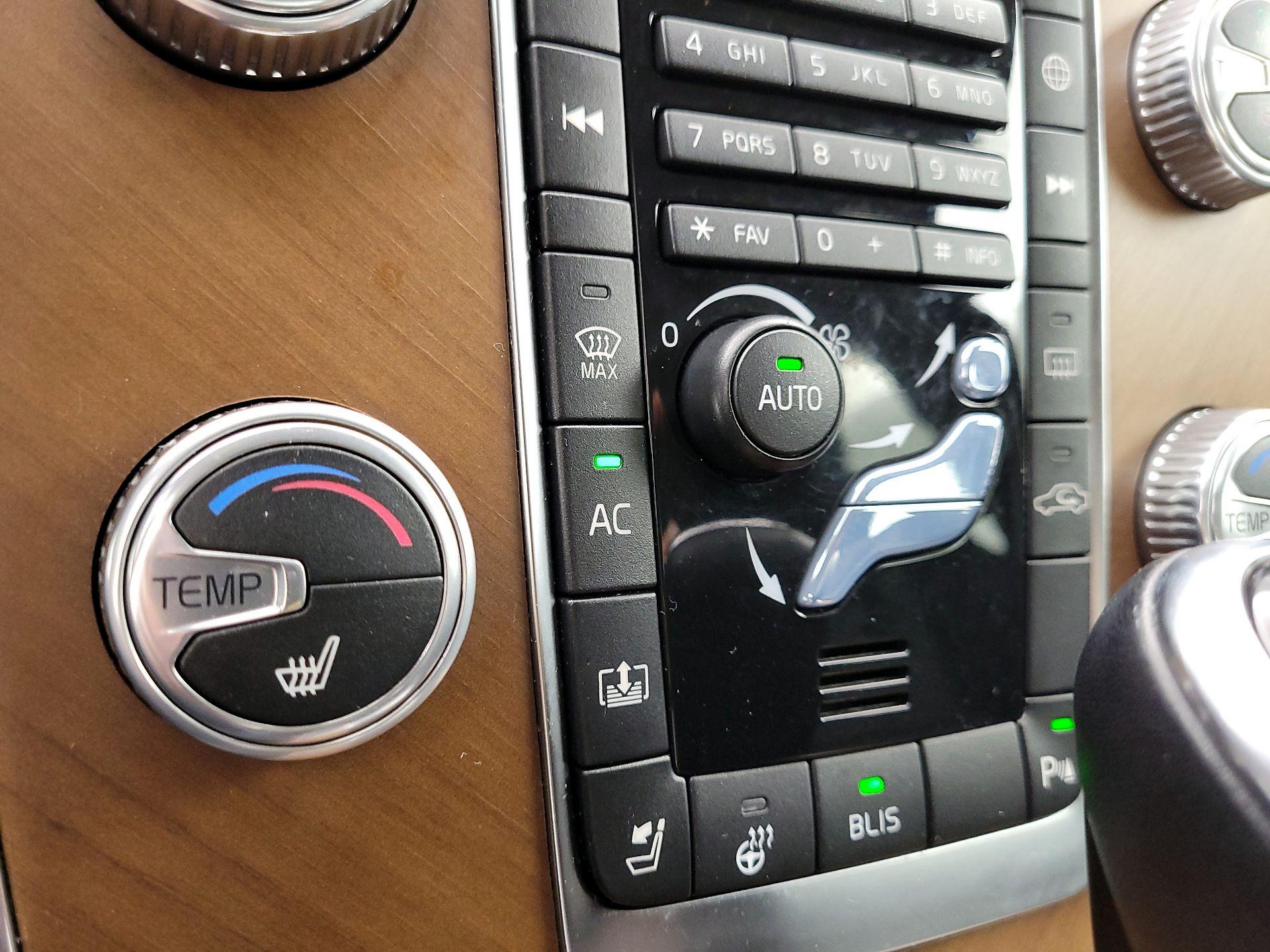 Thumbnail: 2016 Volvo S60 - 16