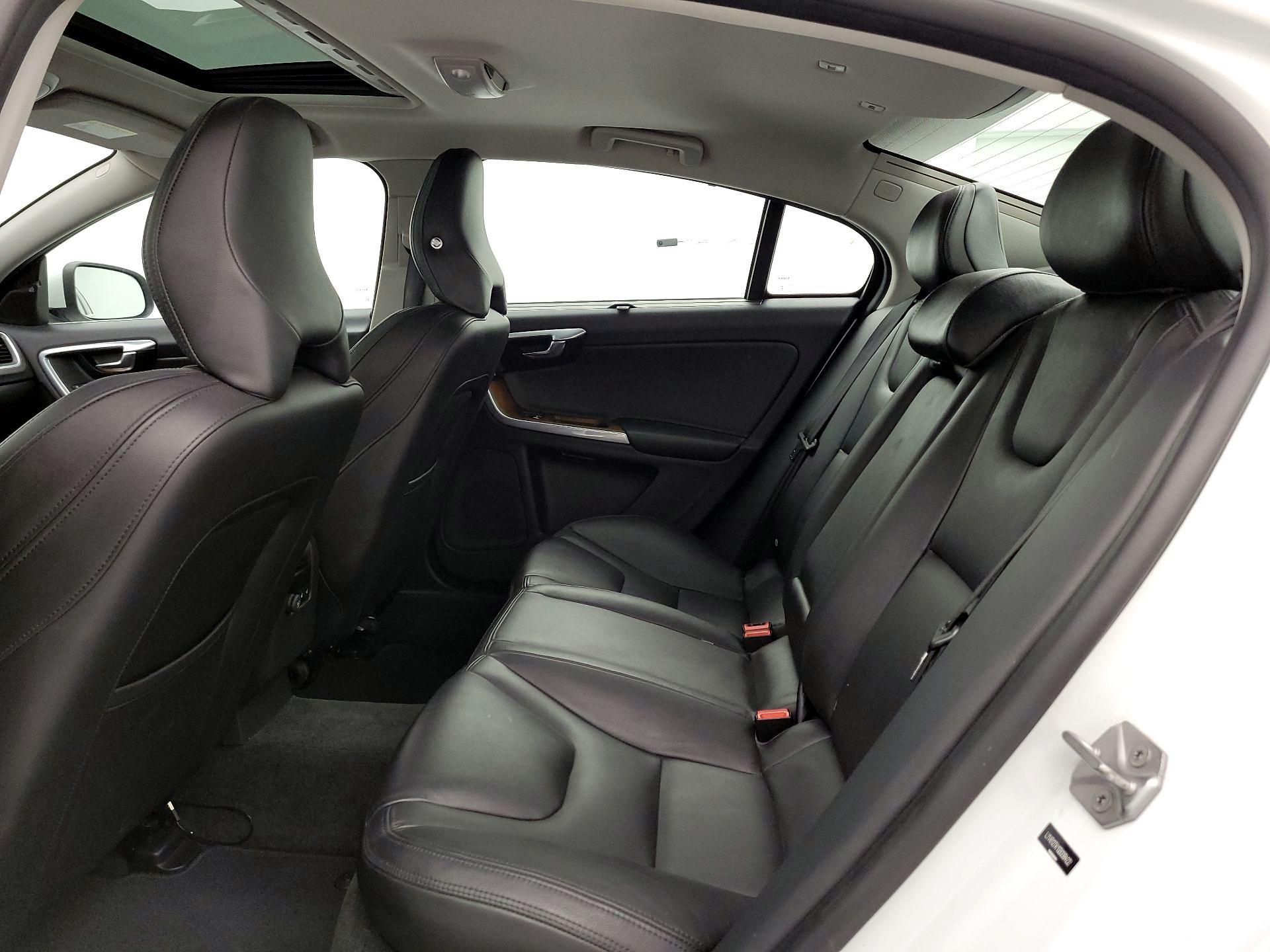 Thumbnail: 2016 Volvo S60 - 20