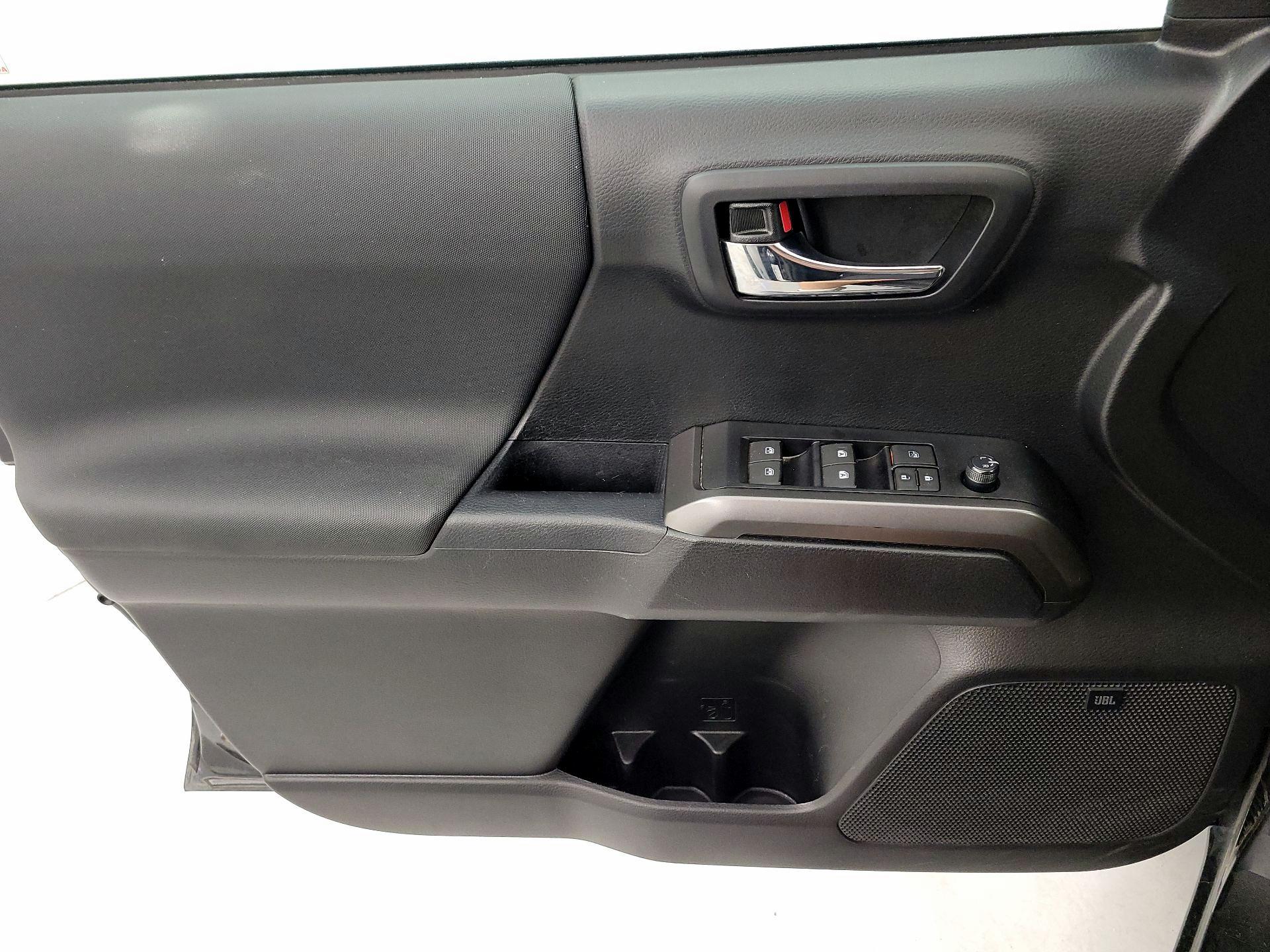 Thumbnail: 2021 Toyota Tacoma - 12