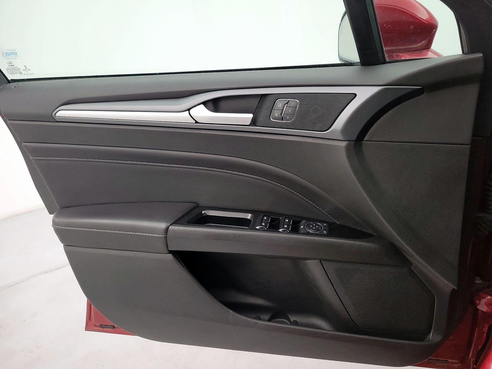 Thumbnail: 2014 Ford Fusion - 12